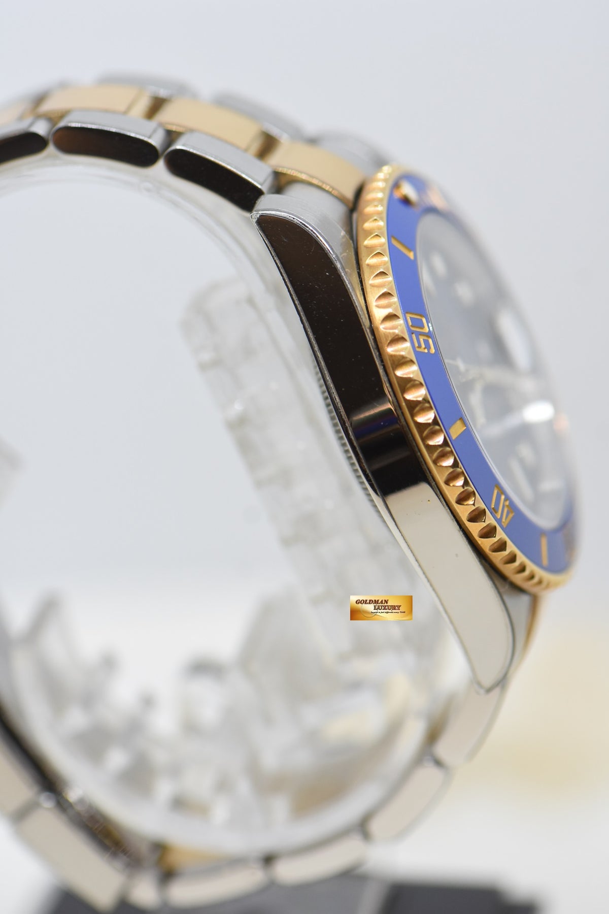 [SOLD] ROLEX SUBMARINER 40mm HALF GOLD IN BRACELET SUNBURST BLUE DIAL 116613LB (MINT)