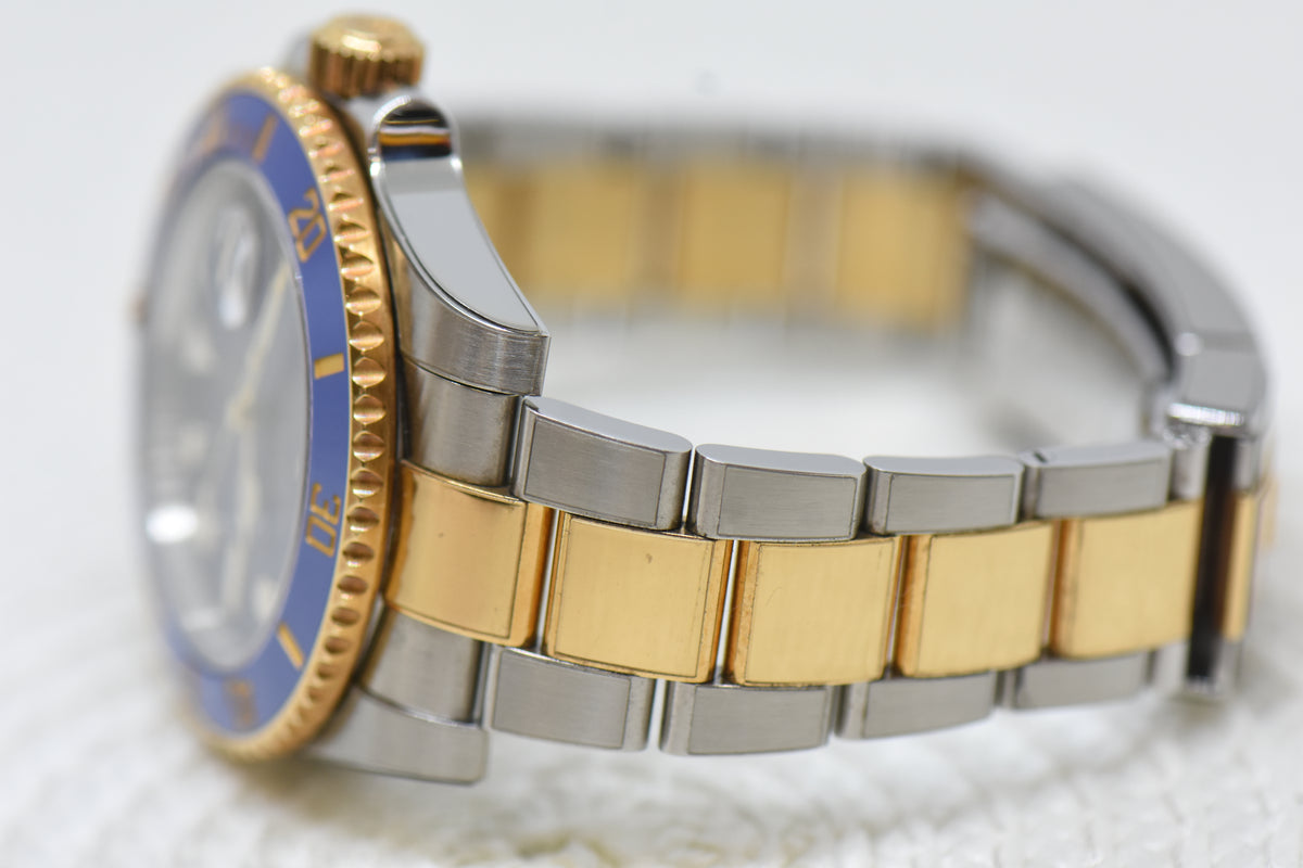 [SOLD] ROLEX SUBMARINER 40mm HALF GOLD IN BRACELET SUNBURST BLUE DIAL 116613LB (MINT)