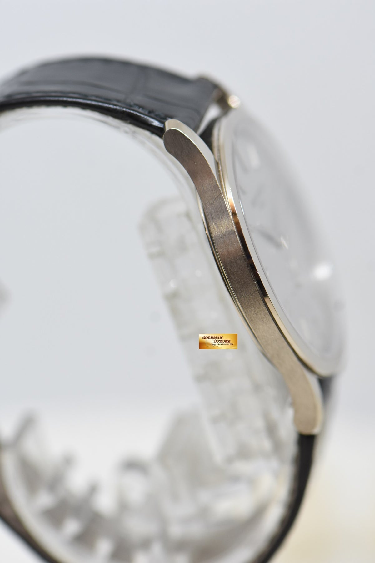 [SOLD] PATEK PHILIPPE CALATRAVA 37mm 18K WHITE GOLD MANUAL WINDING 5196G (MINT)