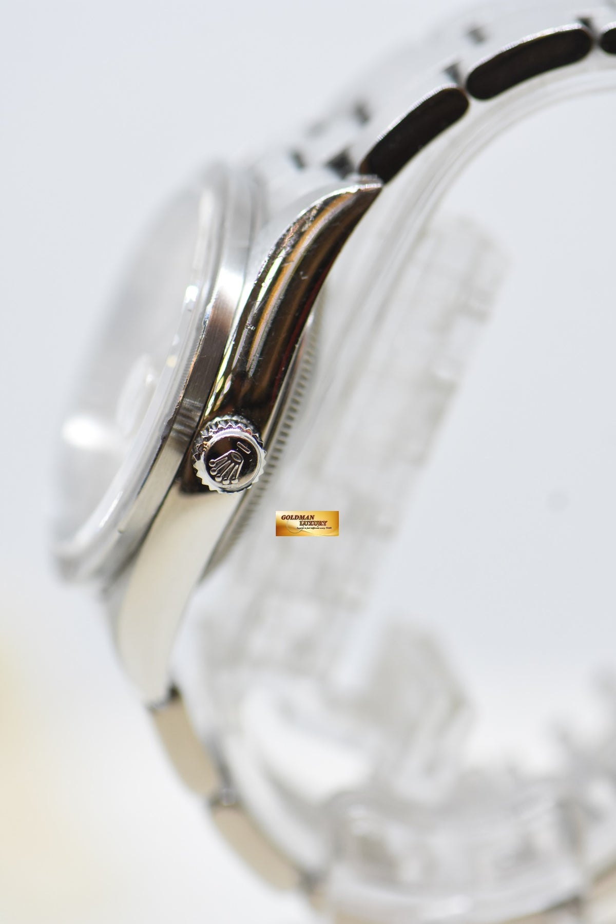 [SOLD] ROLEX OYSTER PERPETUAL DATE 34mm STEEL IN BRACELET ENGINE-TURN BEZEL SILVER DIAL 15210 (QUICKSET-DATE) (MINT)