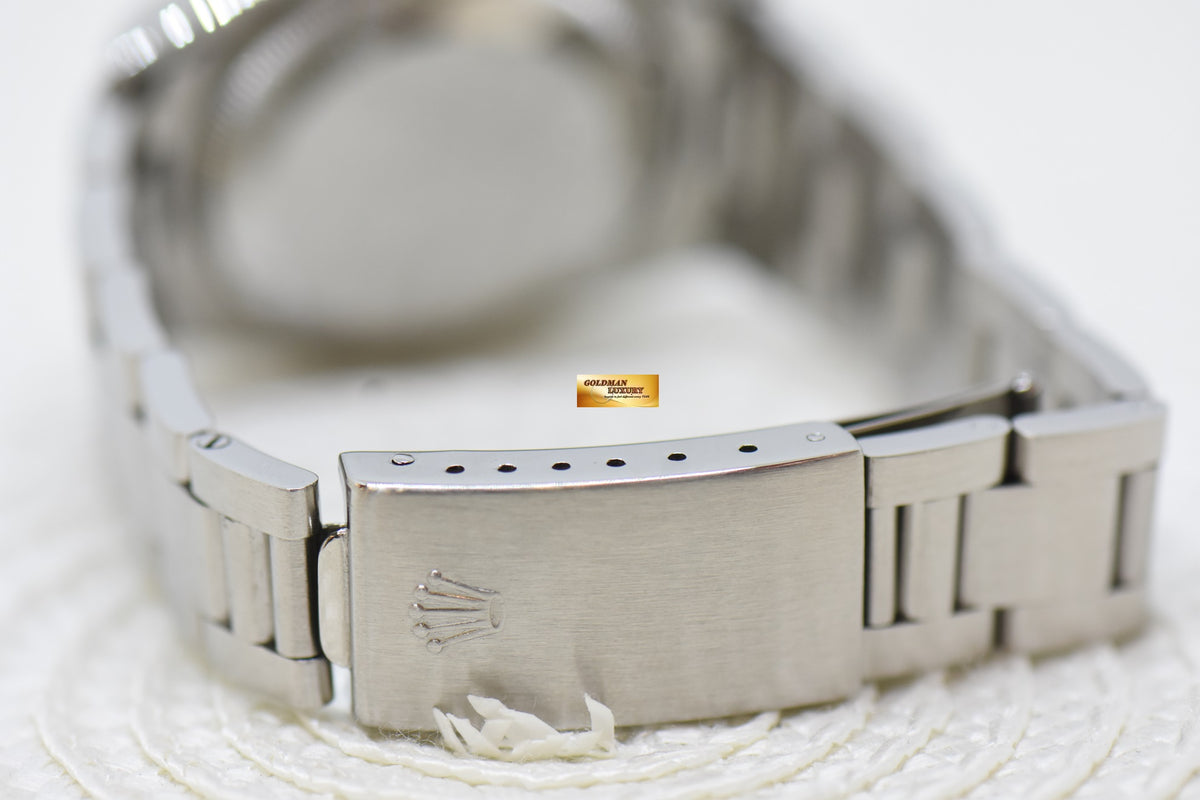 [SOLD] ROLEX OYSTER PERPETUAL DATE 34mm STEEL IN BRACELET ENGINE-TURN BEZEL SILVER DIAL 15210 (QUICKSET-DATE) (MINT)