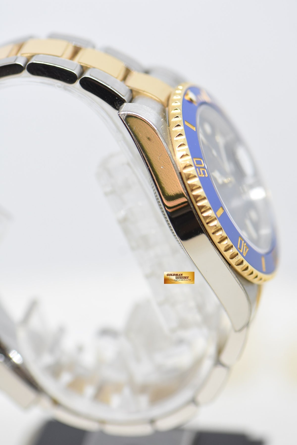 [SOLD] ROLEX SUBMARINER 40mm HALF GOLD IN BRACELET SUNBURST BLUE DIAL 116613LB (MINT)