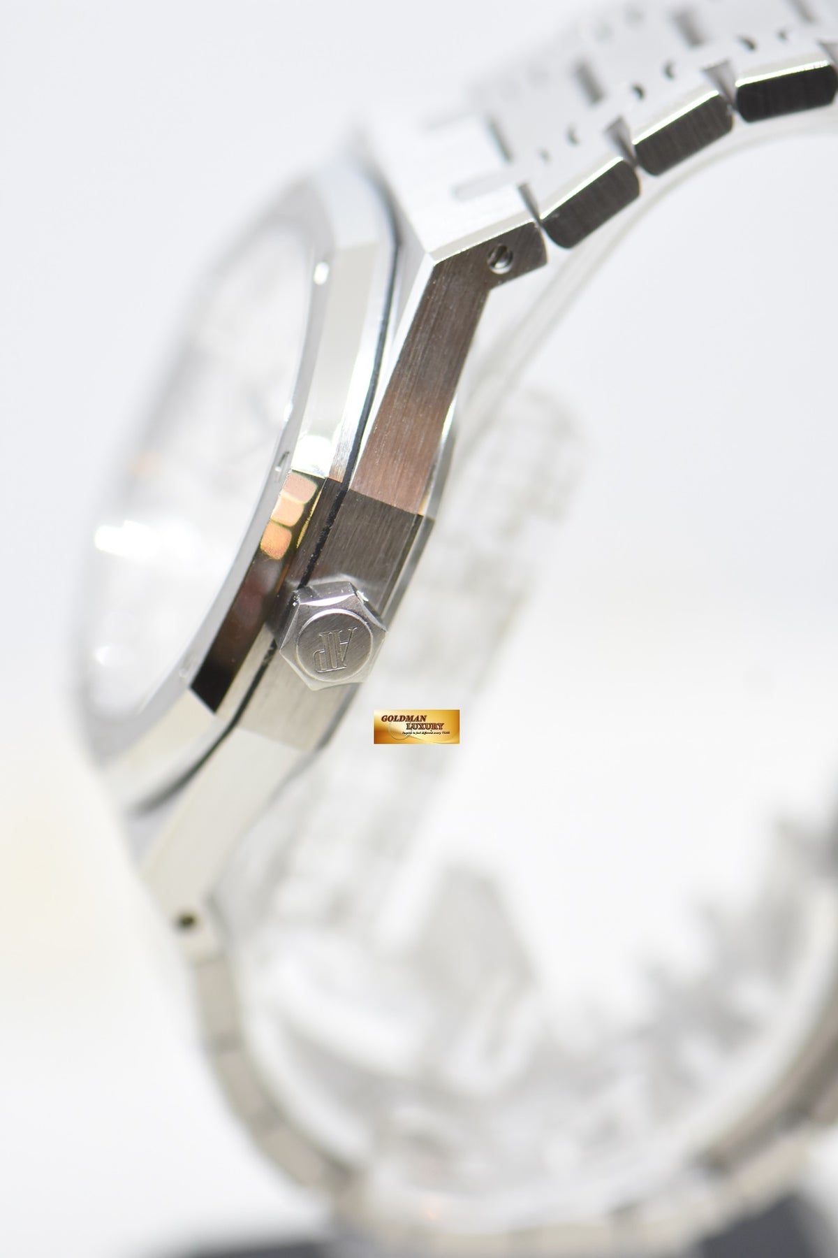 [SOLD] AUDEMARS PIGUET ROYAL OAK 41mm STEEL BRACELET WHITE DIAL AUTOMATIC 15400ST (UNPOLISHED-MINT)