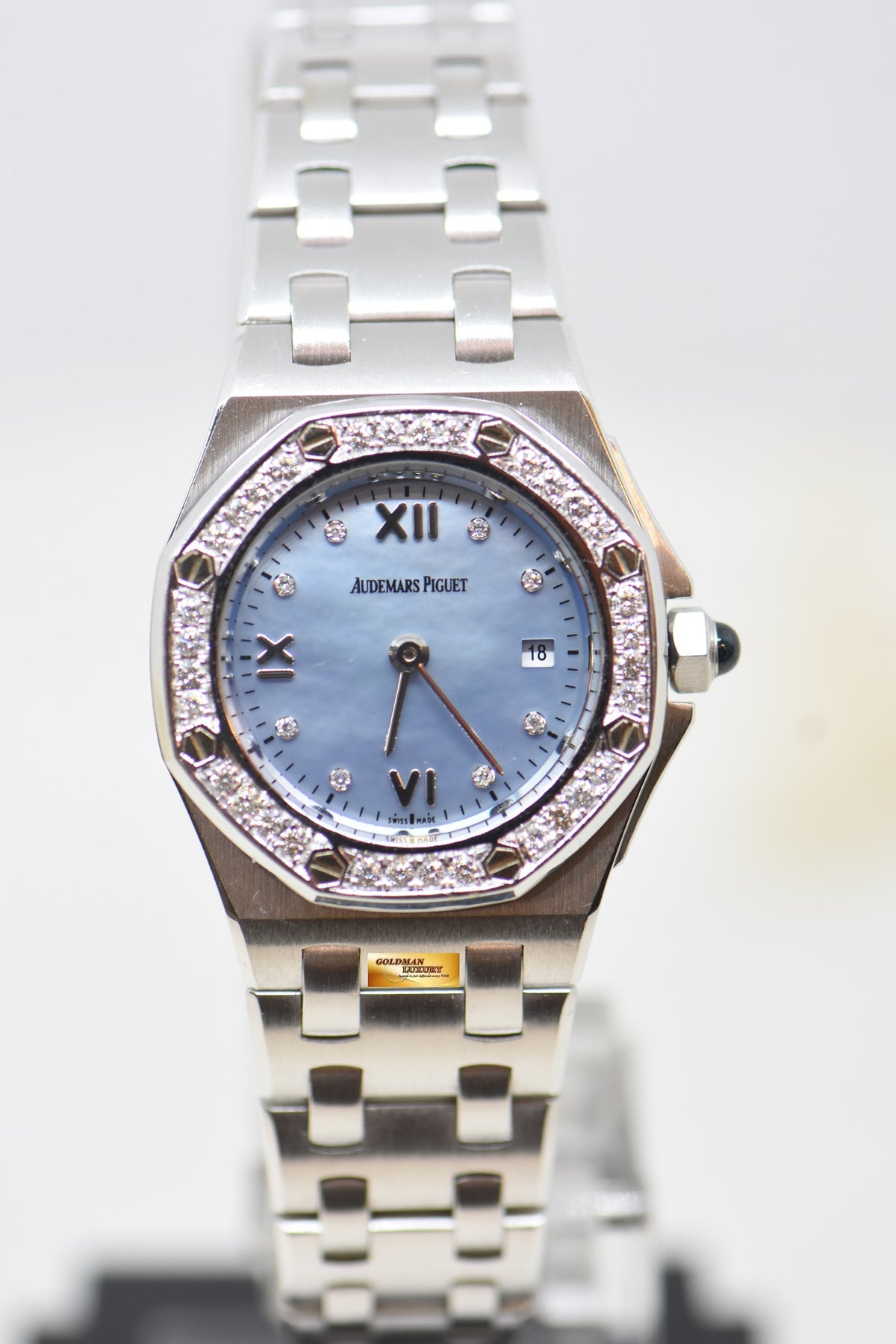 [SOLD] AUDEMARS PIGUET ROYAL OAK 27mm WHITE GOLD BRACELET MOP DIAMOND DIAL QUARTZ 67451BC (MINT)