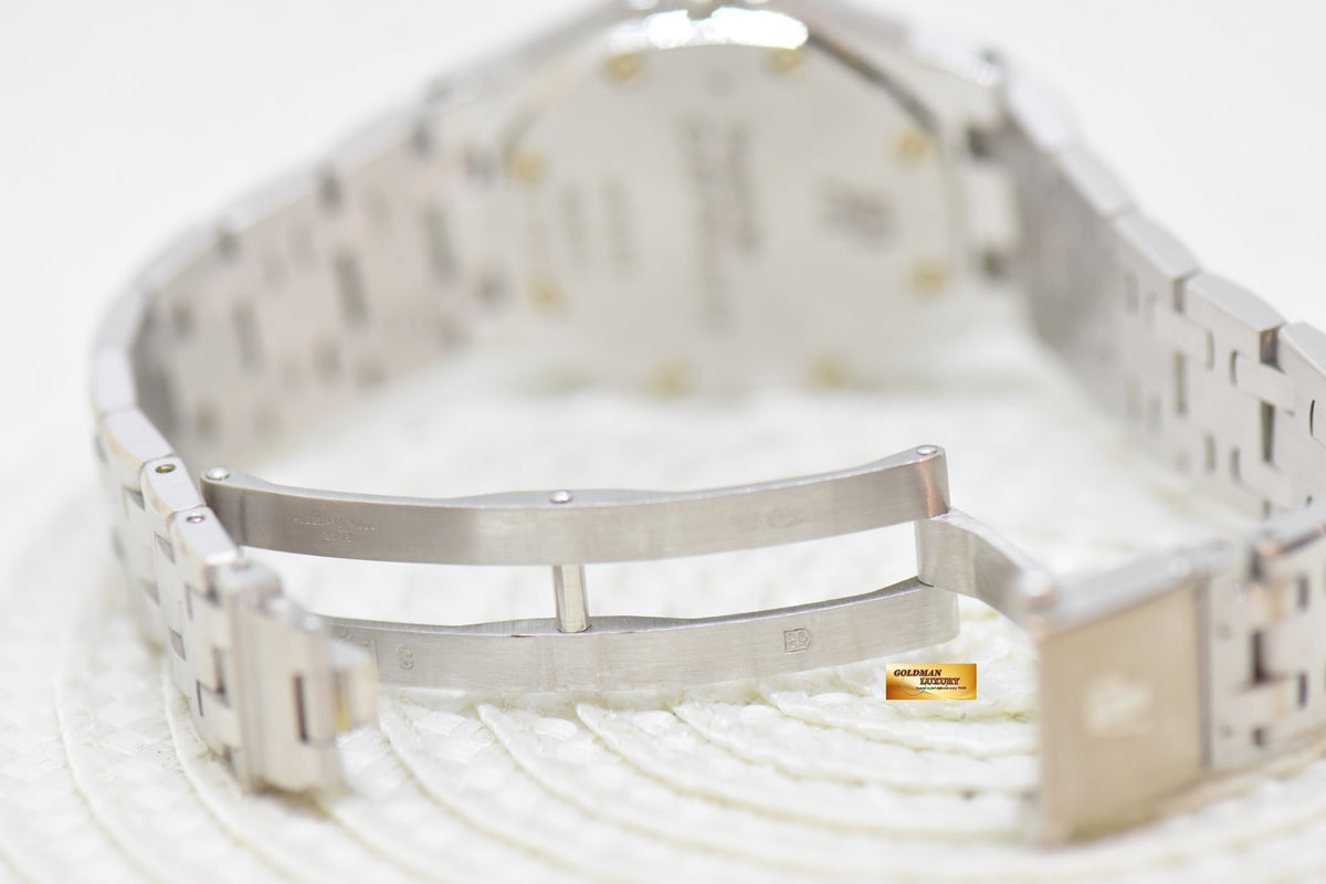 [SOLD] AUDEMARS PIGUET ROYAL OAK 27mm WHITE GOLD BRACELET MOP DIAMOND DIAL QUARTZ 67451BC (MINT)