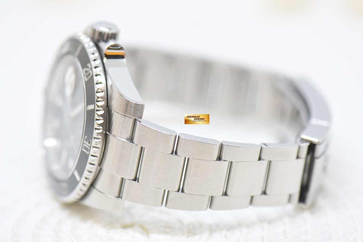 [SOLD] ROLEX OYSTER SUBMARINER 40mm STEEL IN BRACELET CERAMIC BEZEL BLACK DIAL 116610LN (MINT)