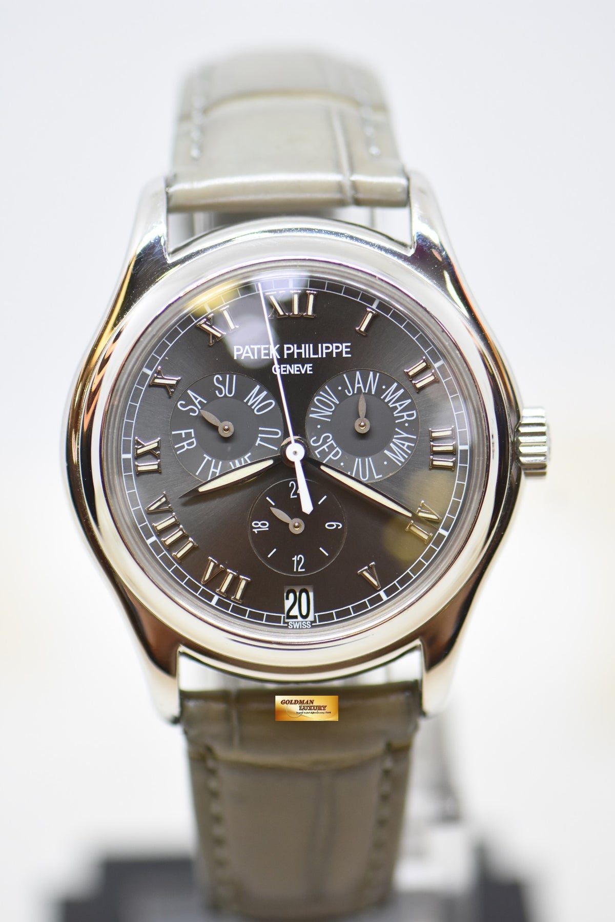 [SOLD] PATEK PHILIPPE ANNUAL CALENDAR 37mm PLATINUM AUTOMATIC 5035P (MINT)