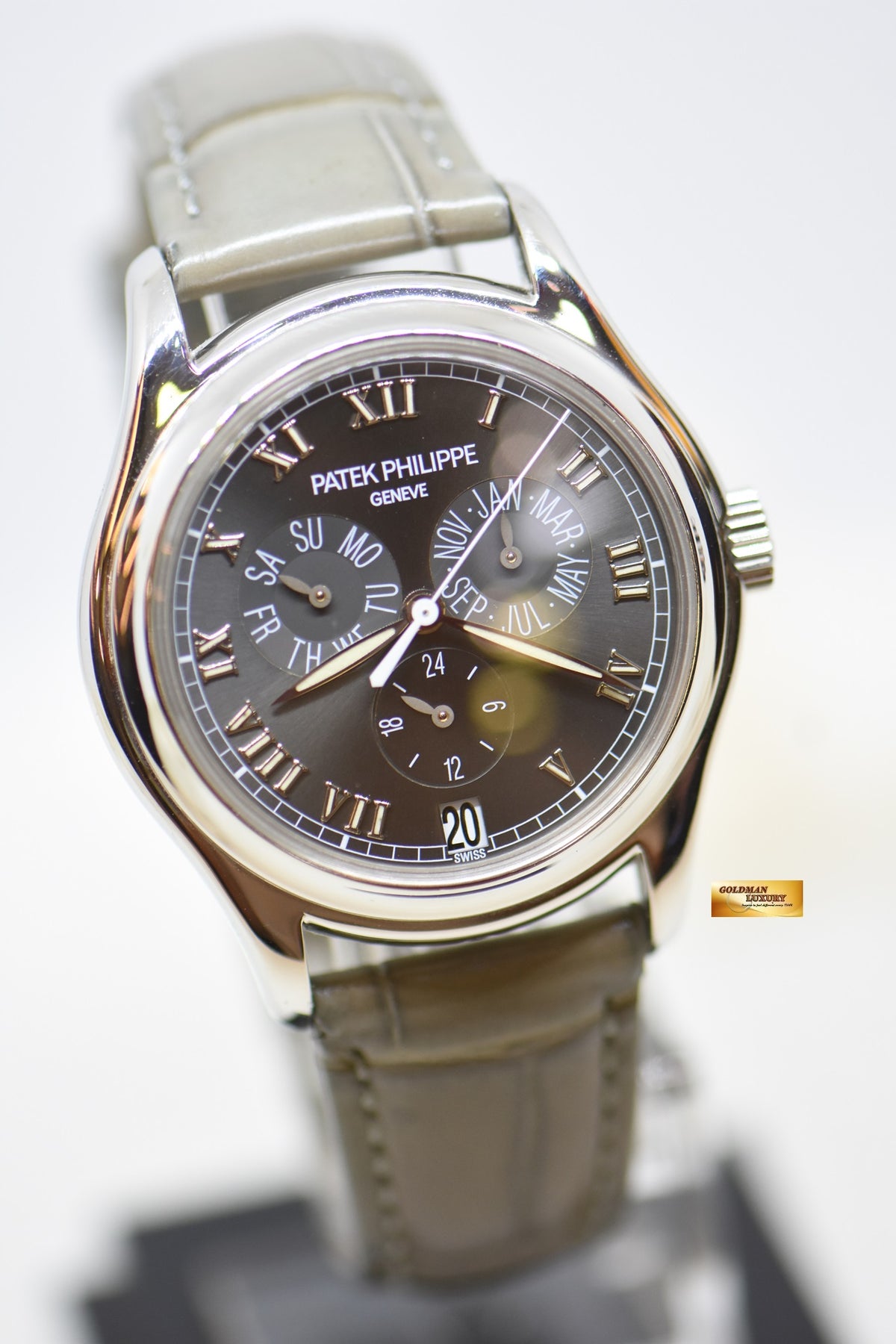 [SOLD] PATEK PHILIPPE ANNUAL CALENDAR 37mm PLATINUM AUTOMATIC 5035P (MINT)