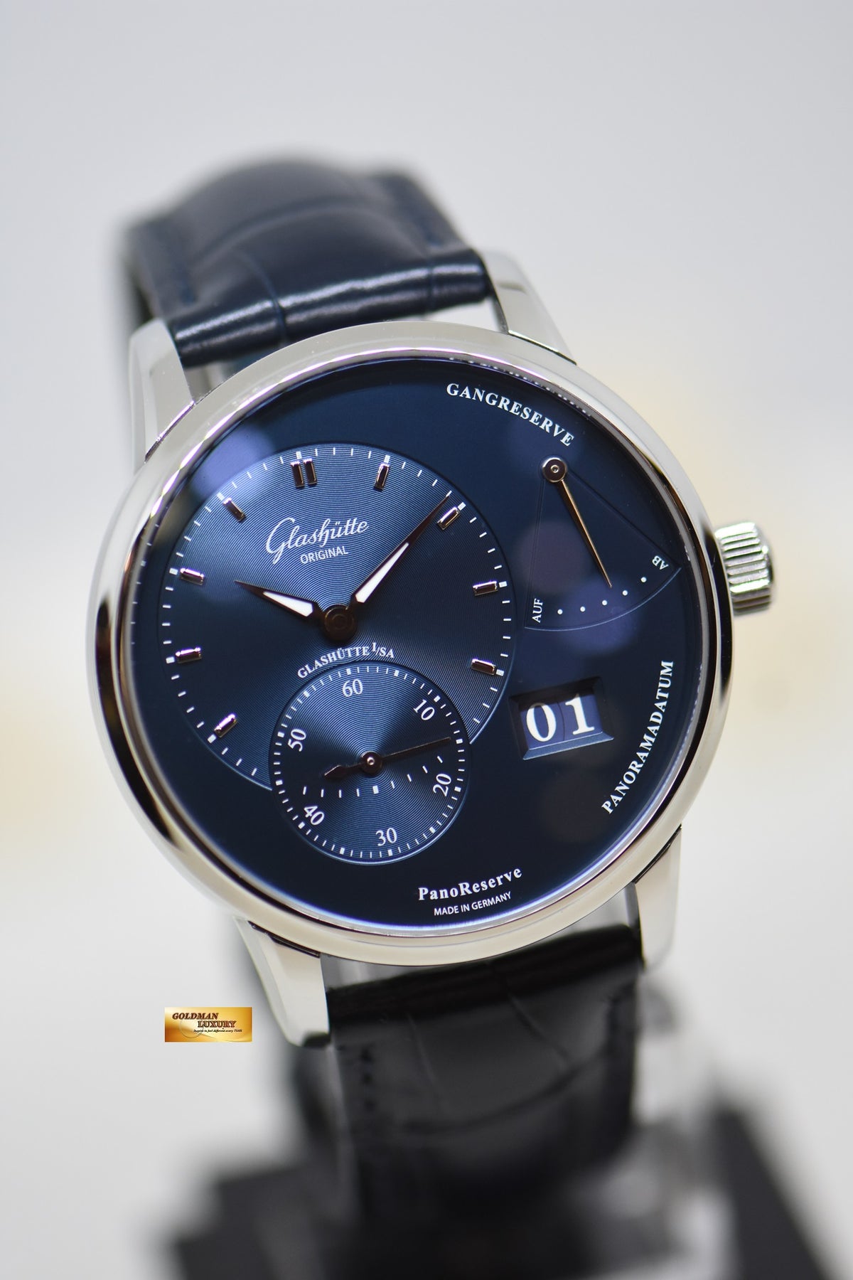 [SOLD] GLASHUTTE ORIGINAL PANORESERVE BIG DATE STEEL BLUE 40mm MANUAL WINDING (LNIB)