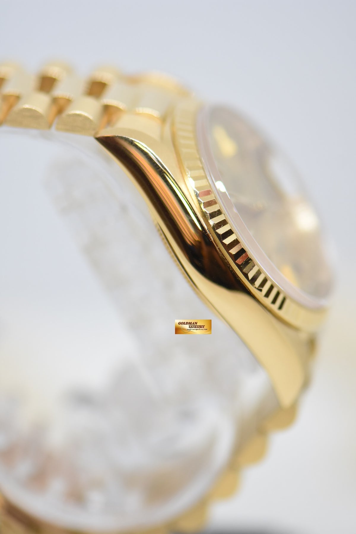 [SOLD] ROLEX OYSTER DAY-DATE 36mm YELLOW GOLD IN PRESIDENT BRACELET GOLD DIAL (DOUBLE QUICK-SET DATE) 18238 (MINT)