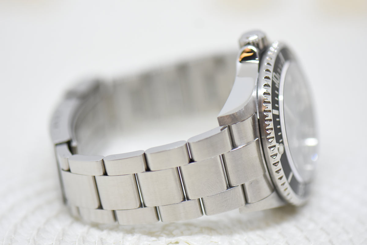 [SOLD] ROLEX OYSTER SEA DWELLER 40mm STEEL BRACELET BLACK DIAL 16600 (NO-PINHOLE-SEL) (MINT)