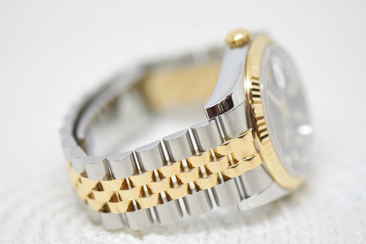[SOLD] ROLEX OYSTER DATEJUST 36mm HALF-GOLD IN JUBILEE BRACELET DARK TAHITIAN MOP DIAMOND DIAL 116233 (MINT)