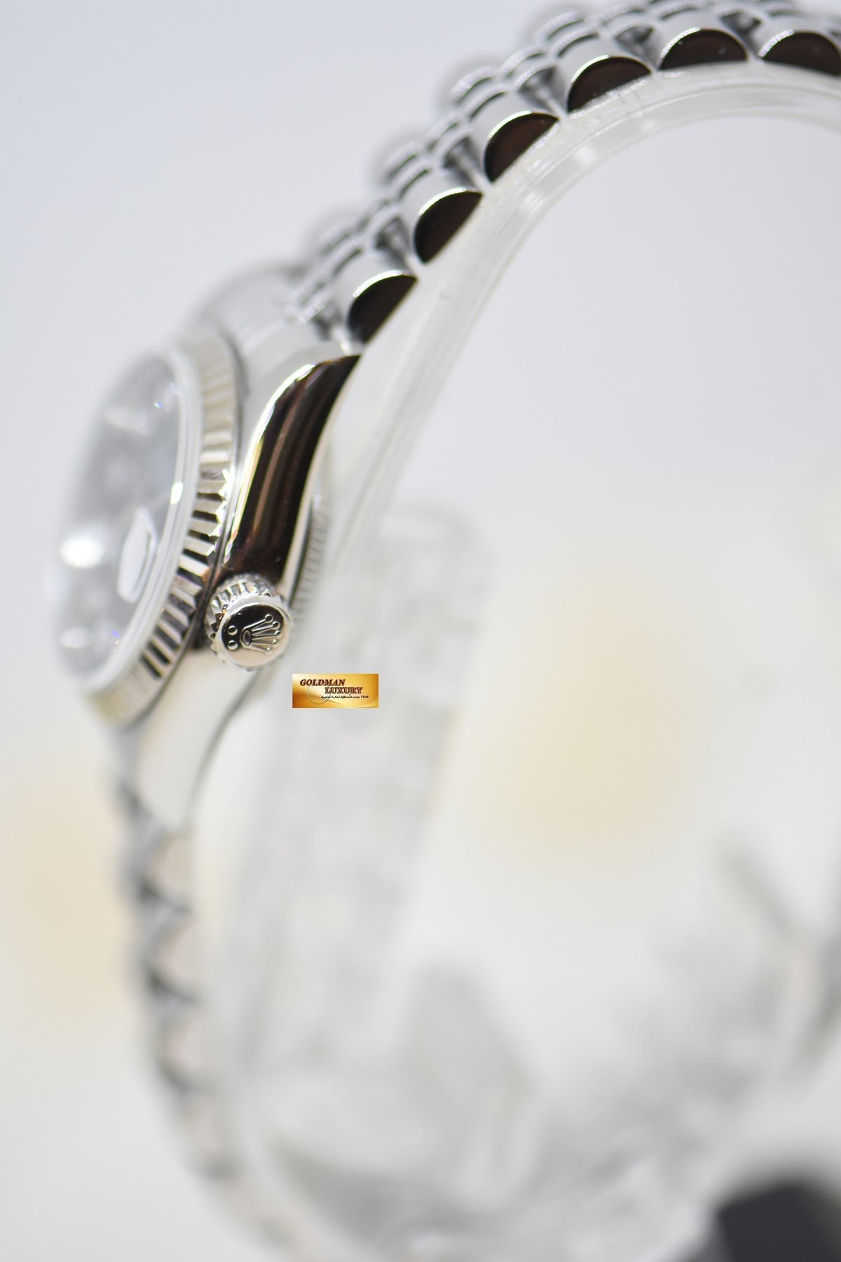 [SOLD] ROLEX OYSTER DATEJUST 26mm STEEL IN JUBILEE BRACELET BLACK DIAMOND DIAL 69174 (MINT)