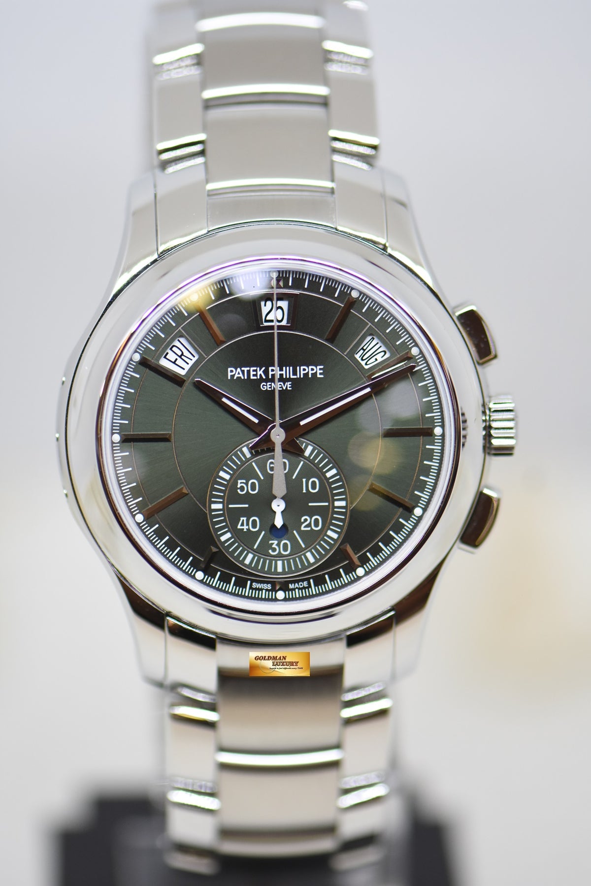 [SOLD] PATEK PHILIPPE FLYBACK CHRONOGRAPH ANNUAL CALENDAR 42mm STEEL IN BRACELET OLIVE GREEN AUTOMATIC 5905/1A (NEW-UNWORN)