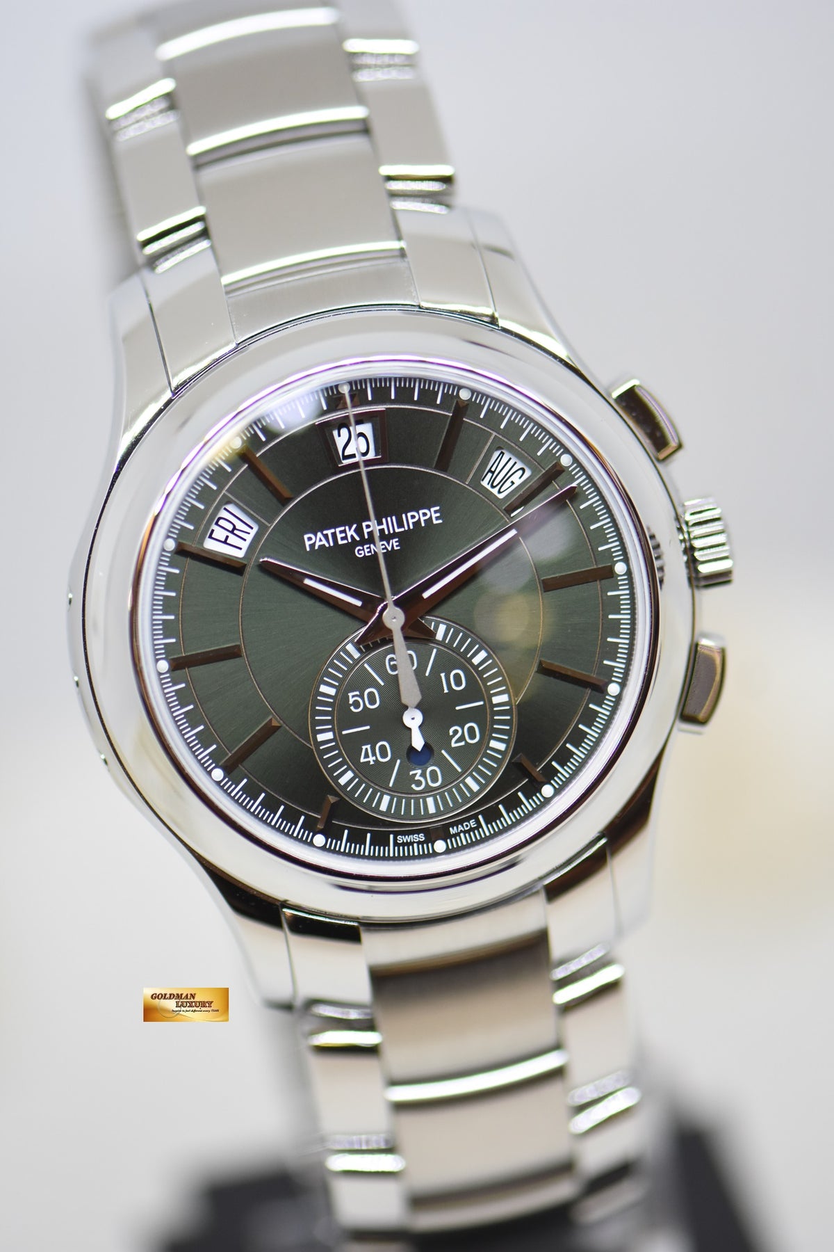 [SOLD] PATEK PHILIPPE FLYBACK CHRONOGRAPH ANNUAL CALENDAR 42mm STEEL IN BRACELET OLIVE GREEN AUTOMATIC 5905/1A (NEW-UNWORN)