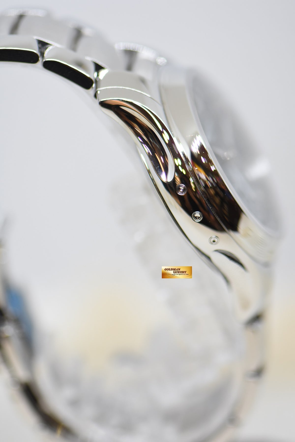 [SOLD] PATEK PHILIPPE FLYBACK CHRONOGRAPH ANNUAL CALENDAR 42mm STEEL IN BRACELET OLIVE GREEN AUTOMATIC 5905/1A (NEW-UNWORN)