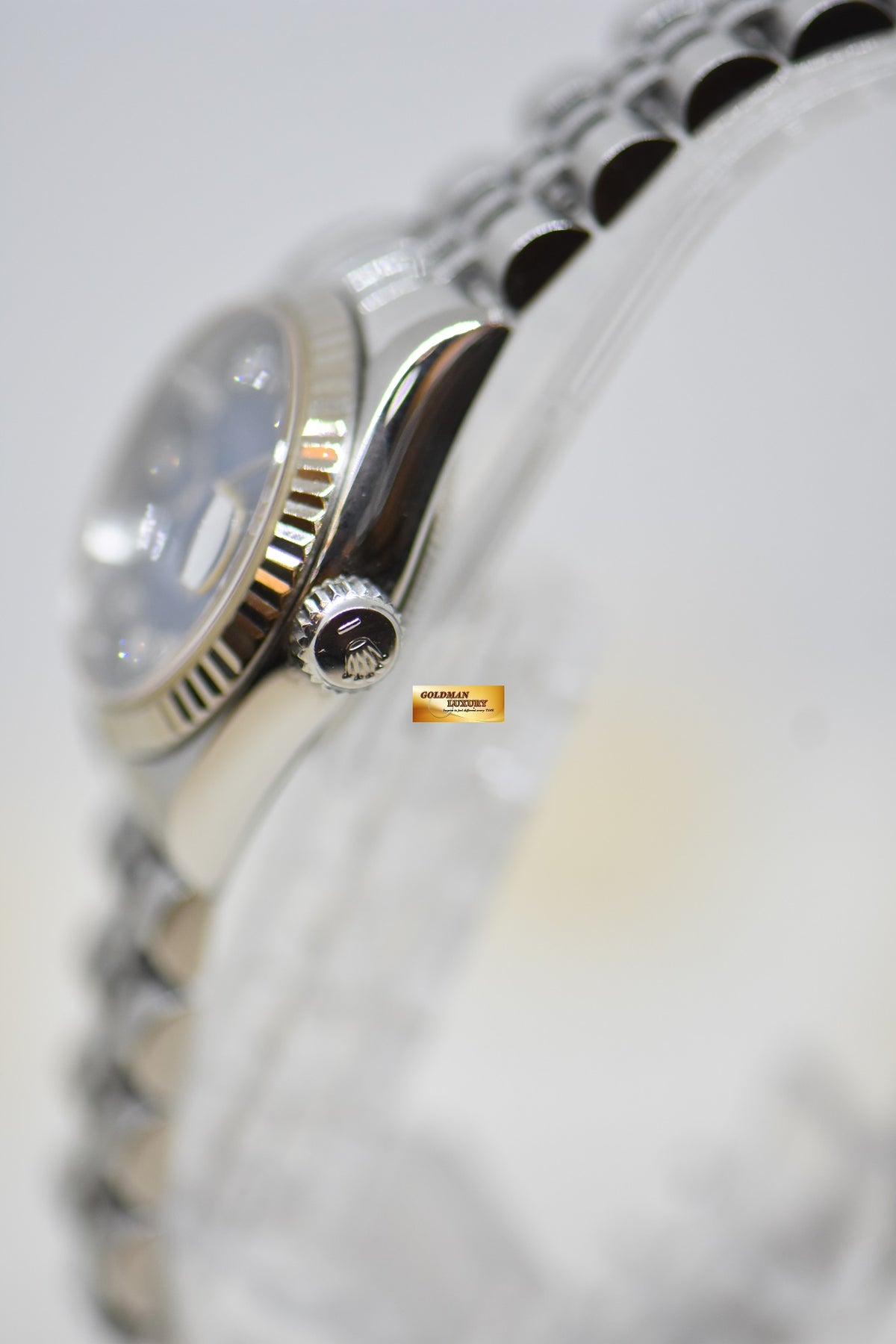 [SOLD] ROLEX OYSTER DATEJUST 26mm STEEL IN JUBILEE BRACELET BLUE-HUE DIAMOND DIAL 69174 (MINT)