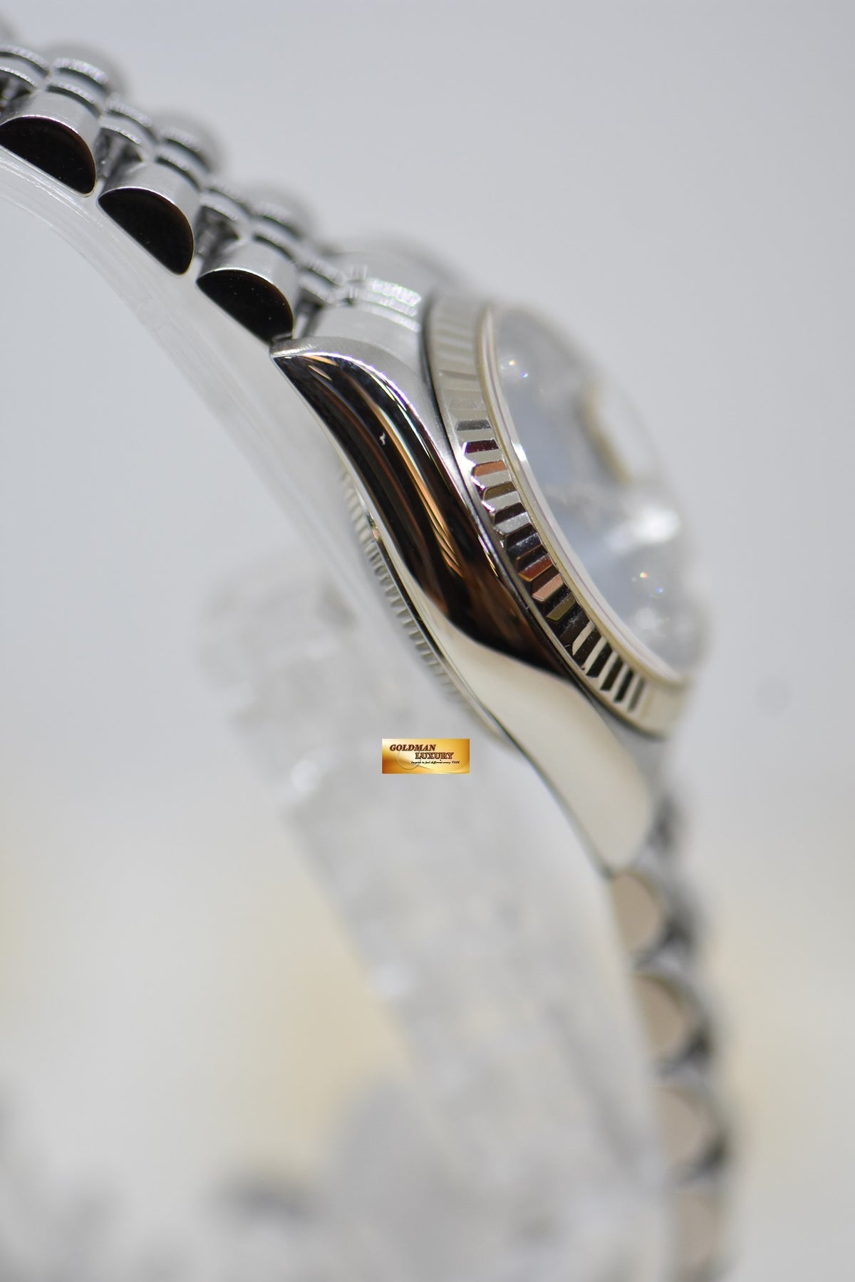 [SOLD] ROLEX OYSTER DATEJUST 26mm STEEL IN JUBILEE BRACELET BLUE-HUE DIAMOND DIAL 69174 (MINT)