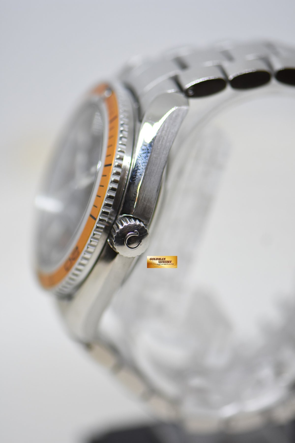 [SOLD] OMEGA SEAMASTER PLANET OCEAN 42mm STEEL ORANGE BLACK AUTOMATIC 2209.5000 (MINT)