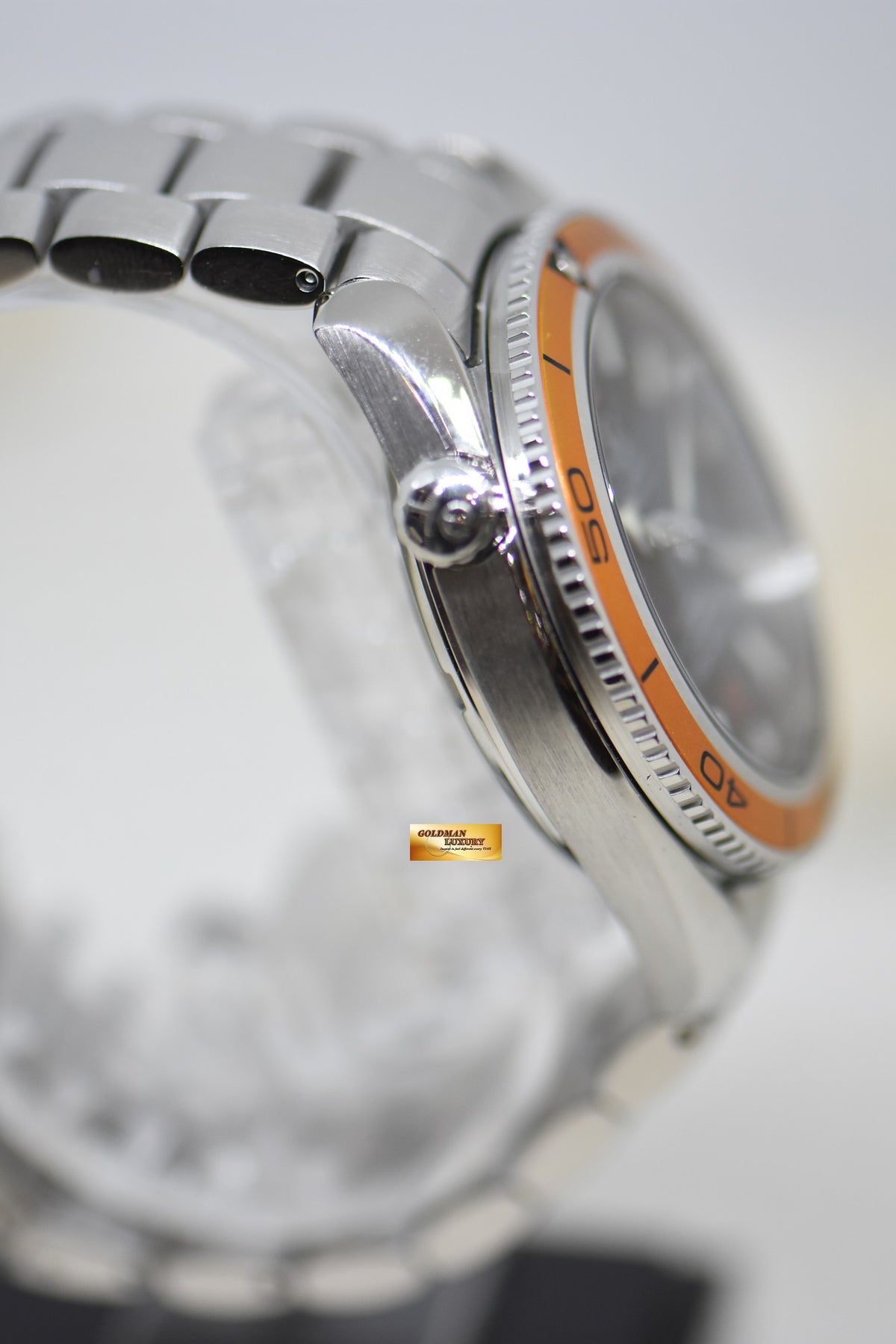 [SOLD] OMEGA SEAMASTER PLANET OCEAN 42mm STEEL ORANGE BLACK AUTOMATIC 2209.5000 (MINT)