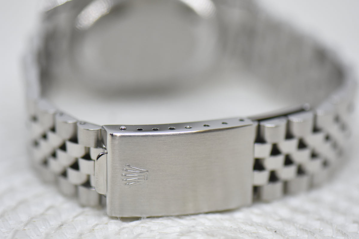 [SOLD] ROLEX OYSTER DATEJUST 36mm STEEL IN JUBILEE BRACELET SILVER LINEN DIAL 16234 (MINT)