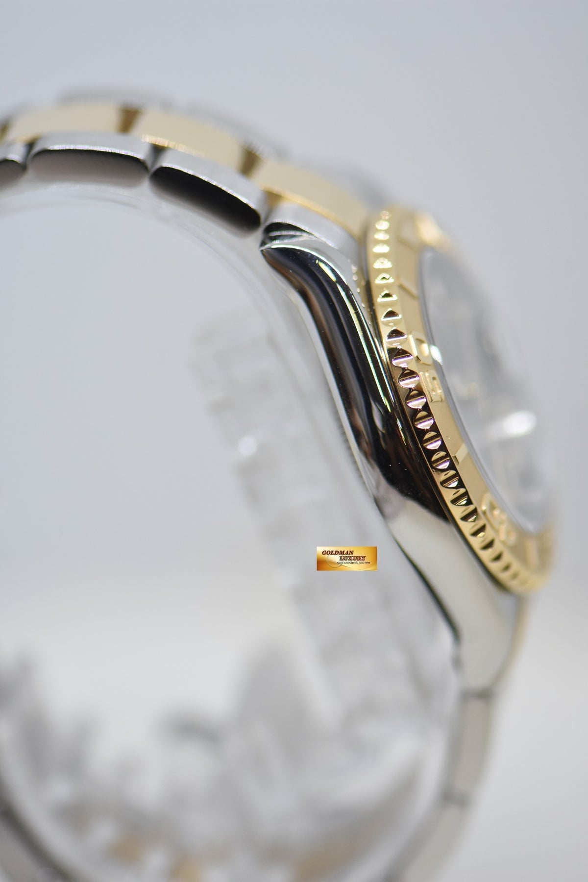[SOLD] ROLEX OYSTER YACHT MASTER 35mm HALF GOLD IN  BRACELET SILVER DIAL 168623 (MINT)