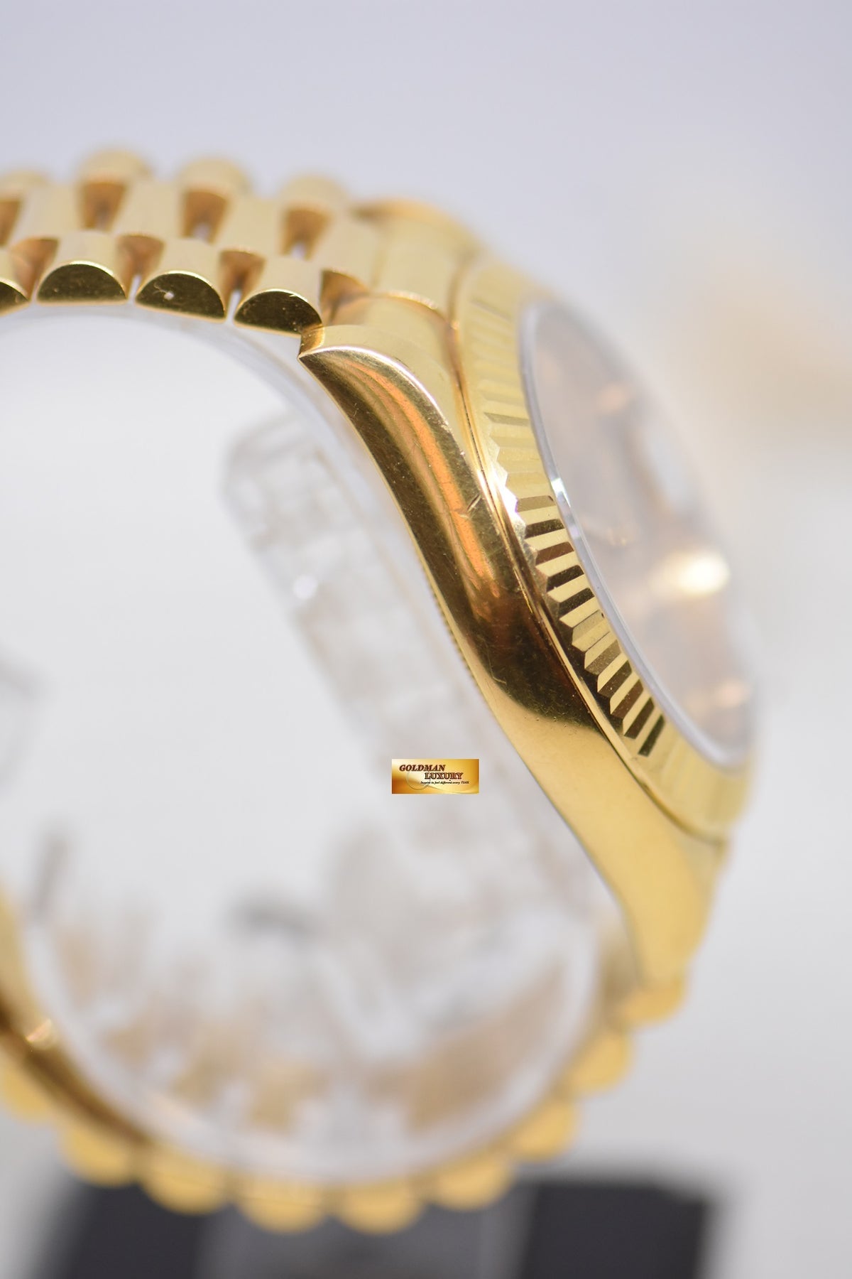[SOLD] ROLEX OYSTER DAY-DATE II 41mm YELLOW GOLD IN PRESIDENT BRACELET GOLD ROMAN DIAL 218238 (UNPOLISHED)