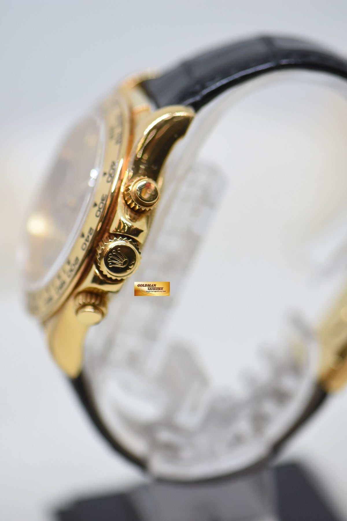 [SOLD] ROLEX OYSTER DAYTONA ZENITH CHRONOGRAPH 40mm YELLOW GOLD IN LEATHER GOLD DIAL 16518 (MINT)