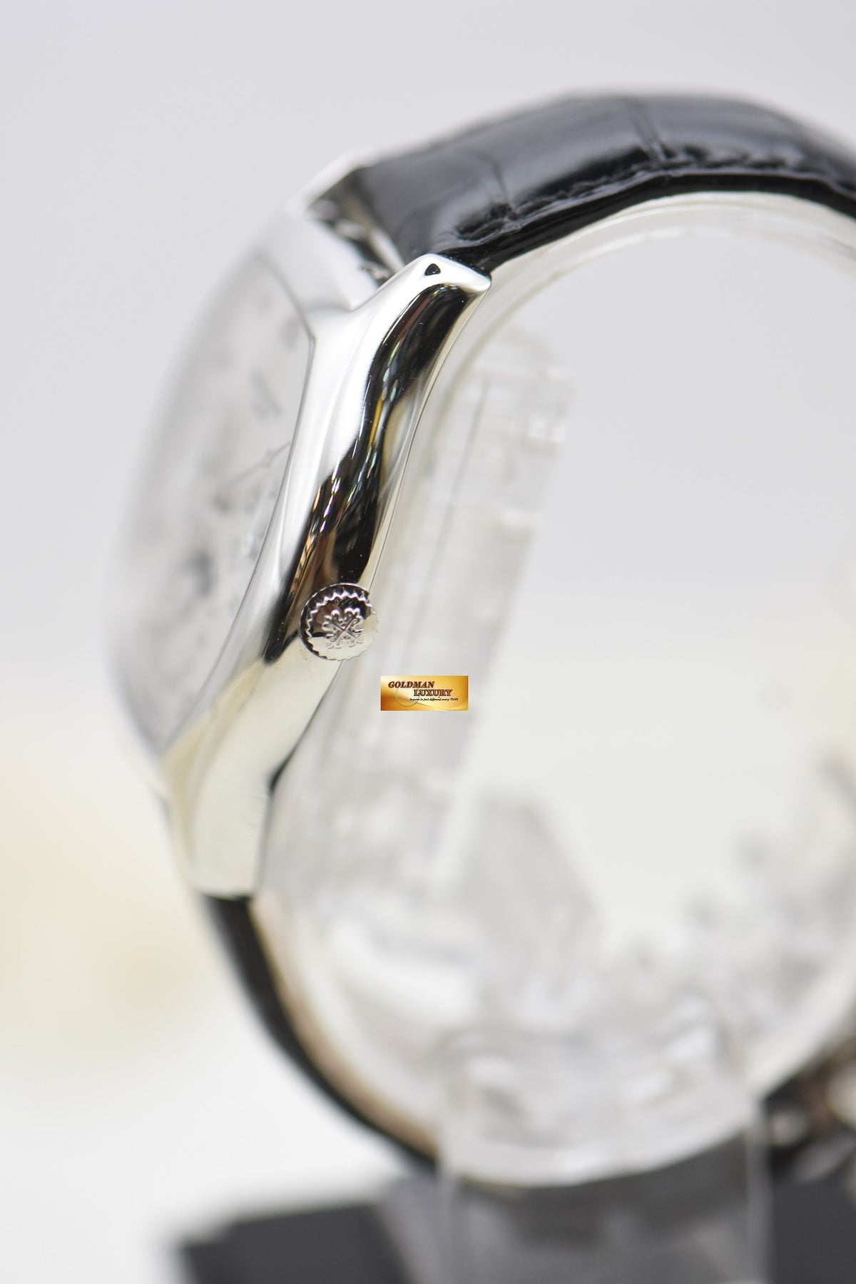 [SOLD] PATEK PHILIPPE TONNEAU-SHAPED PLATINUM 35mm PERPETUAL CALENDAR with MOONPHASE AUTOMATIC 5040P (RARE-LNIB)