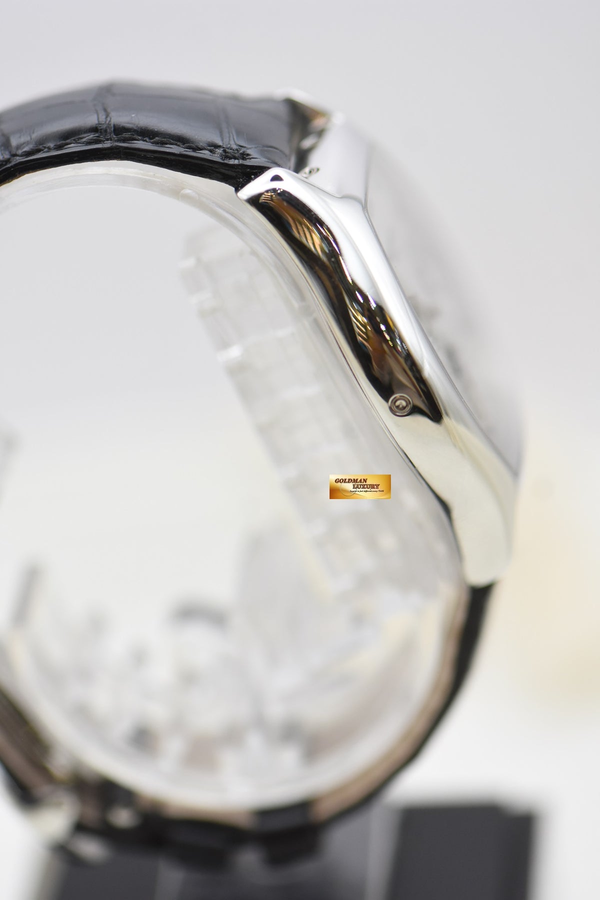 [SOLD] PATEK PHILIPPE TONNEAU-SHAPED PLATINUM 35mm PERPETUAL CALENDAR with MOONPHASE AUTOMATIC 5040P (RARE-LNIB)