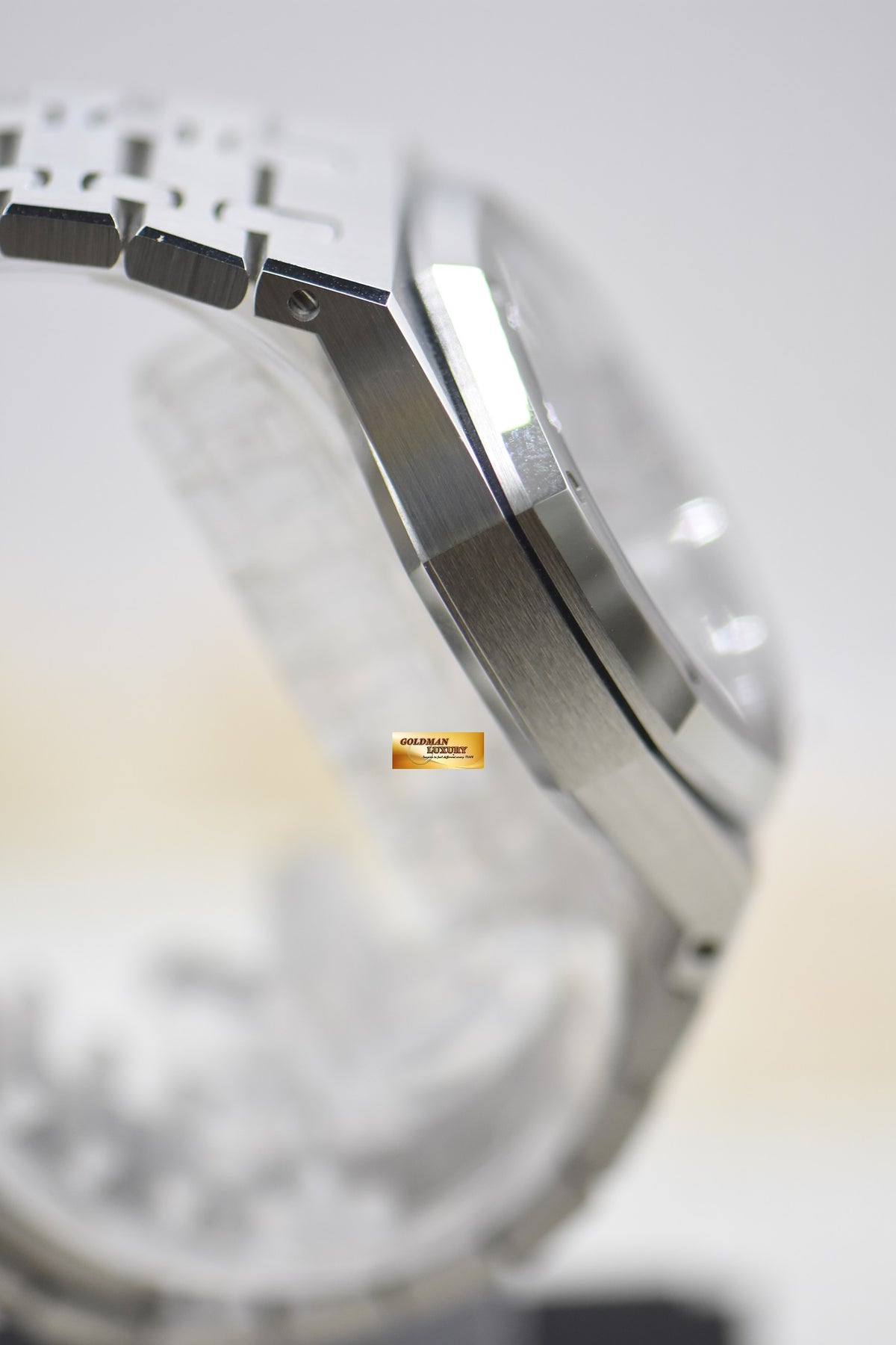 [SOLD] AUDEMARS PIGUET ROYAL OAK 37mm STEEL IN BRACELET GREY DIAL AUTOMATIC 15450ST (MINT)