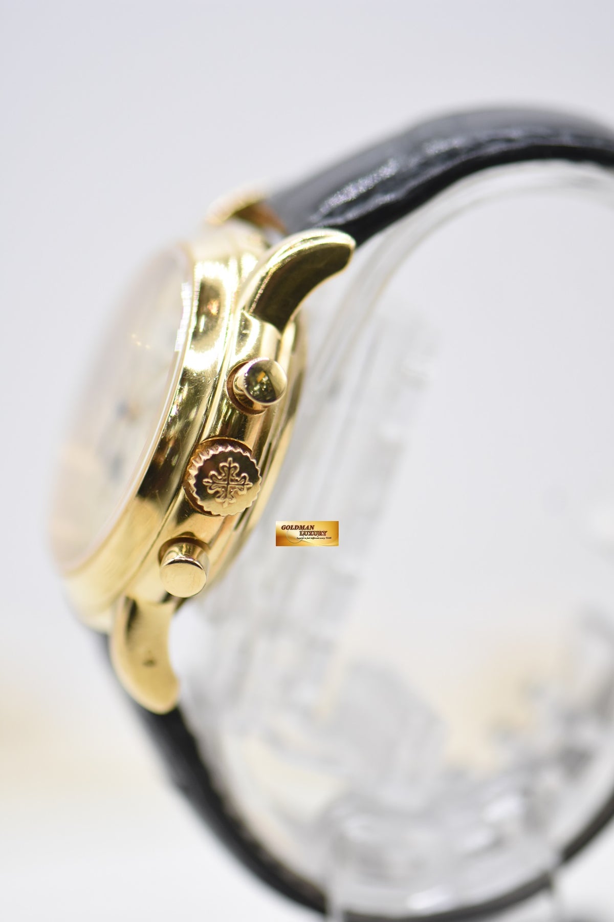 [SOLD] PATEK PHILIPPE PERPETUAL CHRONOGRAPH MOONPHASE 36mm YELLOW GOLD IN LEATHER STRAP MANUAL WINDING – 3RD SERIES – 3970EJ (VINTAGE-RARE)