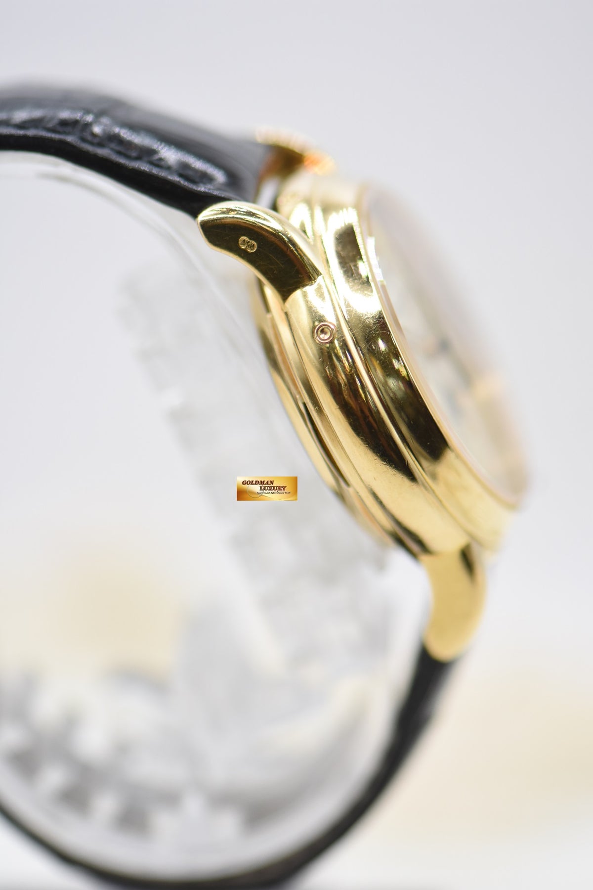 [SOLD] PATEK PHILIPPE PERPETUAL CHRONOGRAPH MOONPHASE 36mm YELLOW GOLD IN LEATHER STRAP MANUAL WINDING – 3RD SERIES – 3970EJ (VINTAGE-RARE)