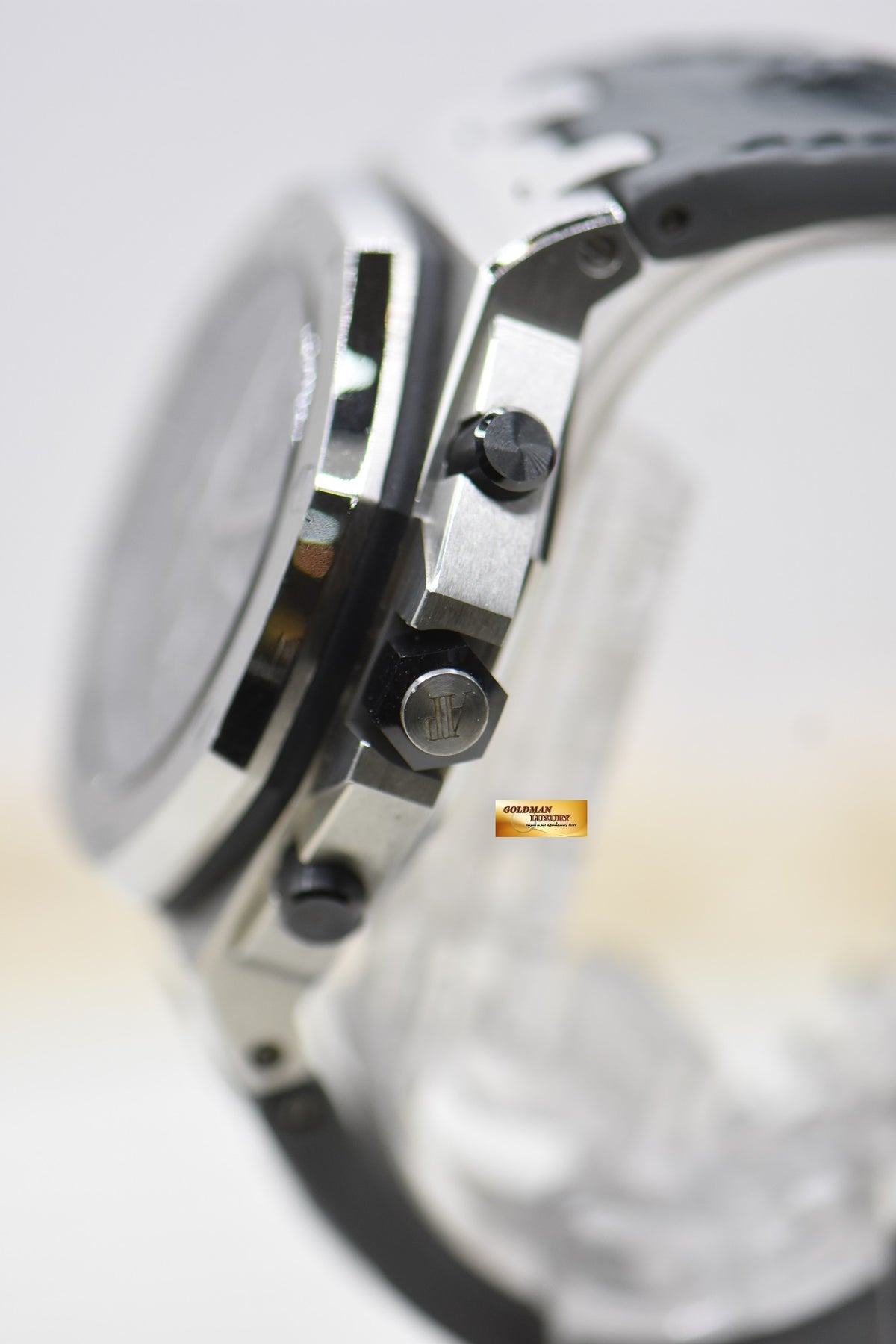 [SOLD] AUDEMARS PIGUET ROYAL OAK OFFSHORE CHRONOGRAPH 42mm STEEL IN LEATHER STRAP GREY DIAL AUTOMATIC 26470ST (UNPOLISHED-MINT)