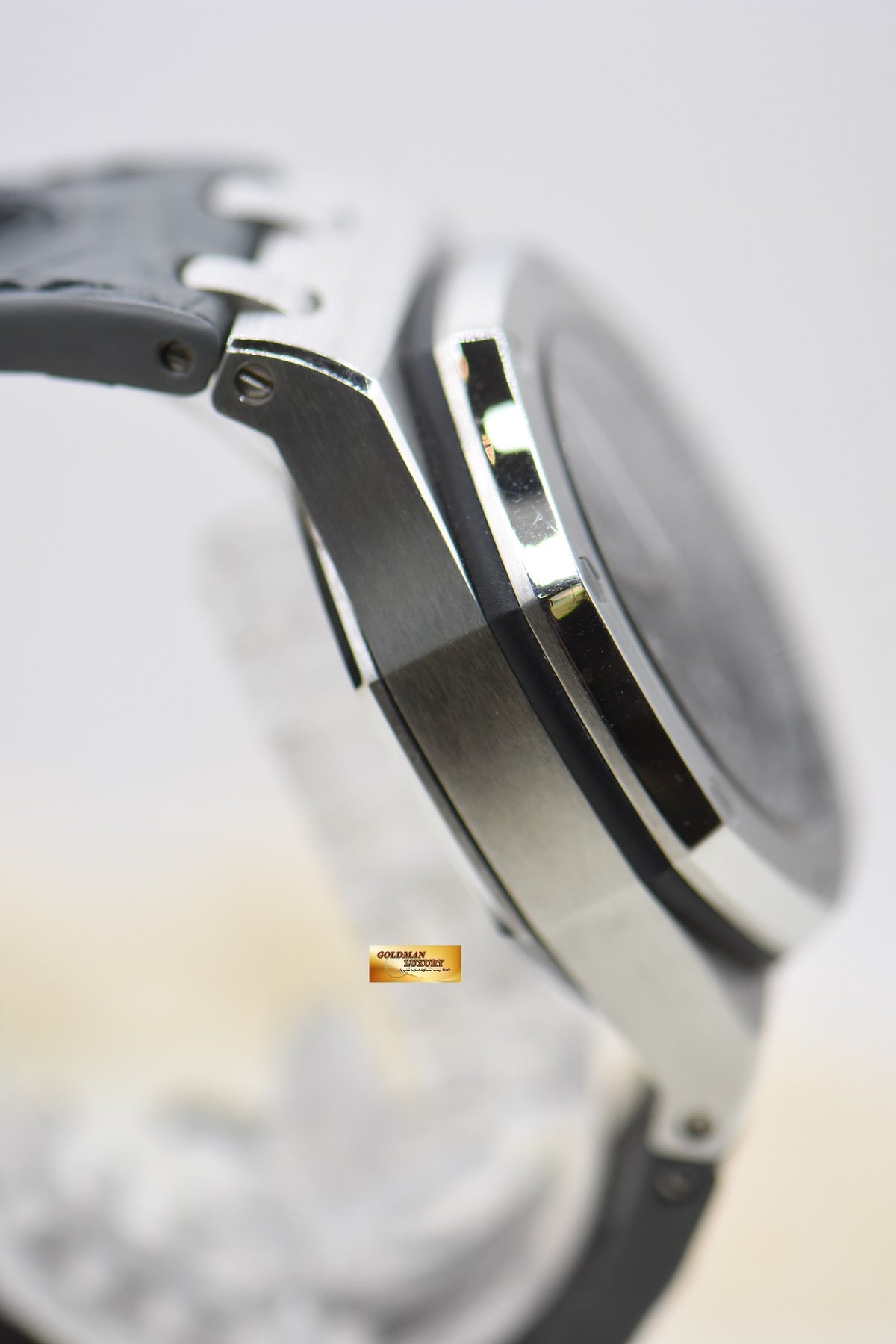 [SOLD] AUDEMARS PIGUET ROYAL OAK OFFSHORE CHRONOGRAPH 42mm STEEL IN LEATHER STRAP GREY DIAL AUTOMATIC 26470ST (UNPOLISHED-MINT)