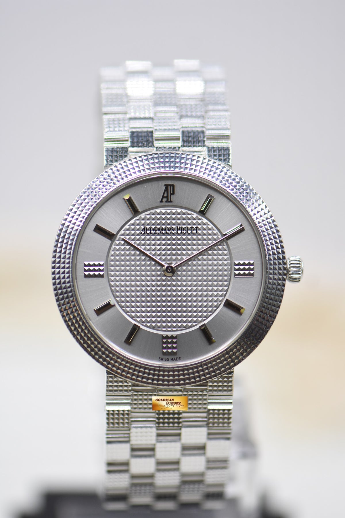 [SOLD] AUDEMARS PIGUET CLASSIC HOBNAIL BEZEL 34mm WHITE GOLD BRACELET MANUAL 15026BC (MINT)