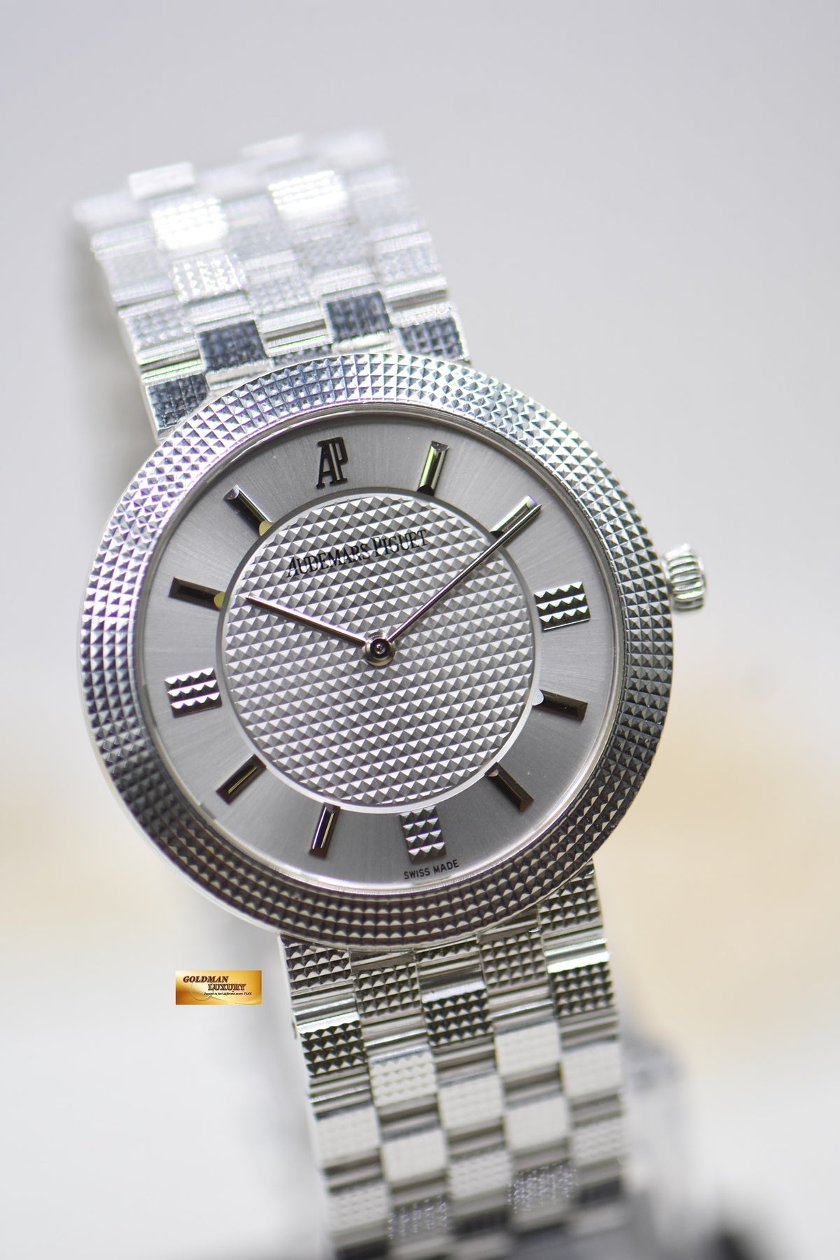 [SOLD] AUDEMARS PIGUET CLASSIC HOBNAIL BEZEL 34mm WHITE GOLD BRACELET MANUAL 15026BC (MINT)