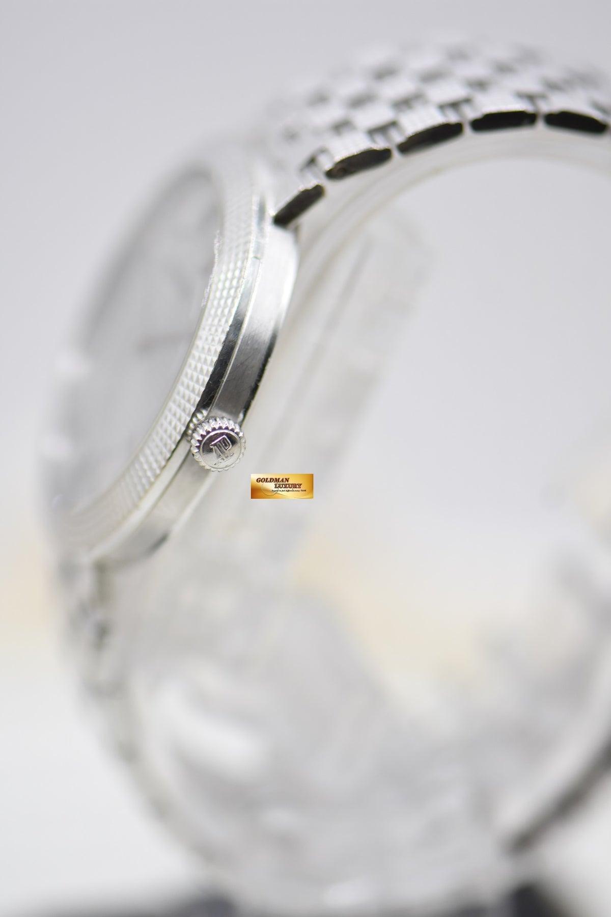 [SOLD] AUDEMARS PIGUET CLASSIC HOBNAIL BEZEL 34mm WHITE GOLD BRACELET MANUAL 15026BC (MINT)