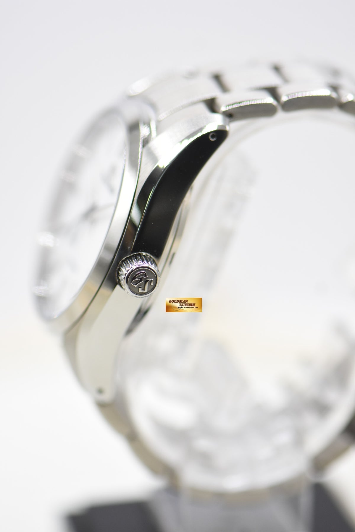 [SOLD] GRAND SEIKO SNOWFLAKE TITANIUM 41mm WHITE SPRING DRIVE SBGA211 (MINT)