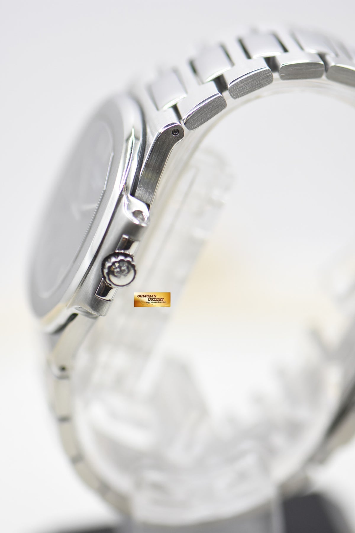 [SOLD] PATEK PHILIPPE NAUTILUS 37mm STEEL IN BRACELET BLUE 3800/1A (MINT)