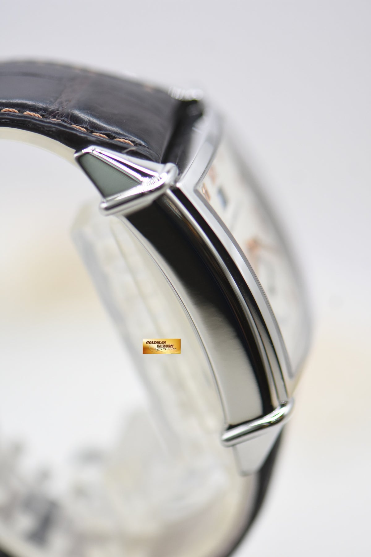 GIRARD PERRAGAUX VINTAGE 1945 STEEL IN LEATHER STRAP BIG DATE AUTOMATIC 25805 (MINT)