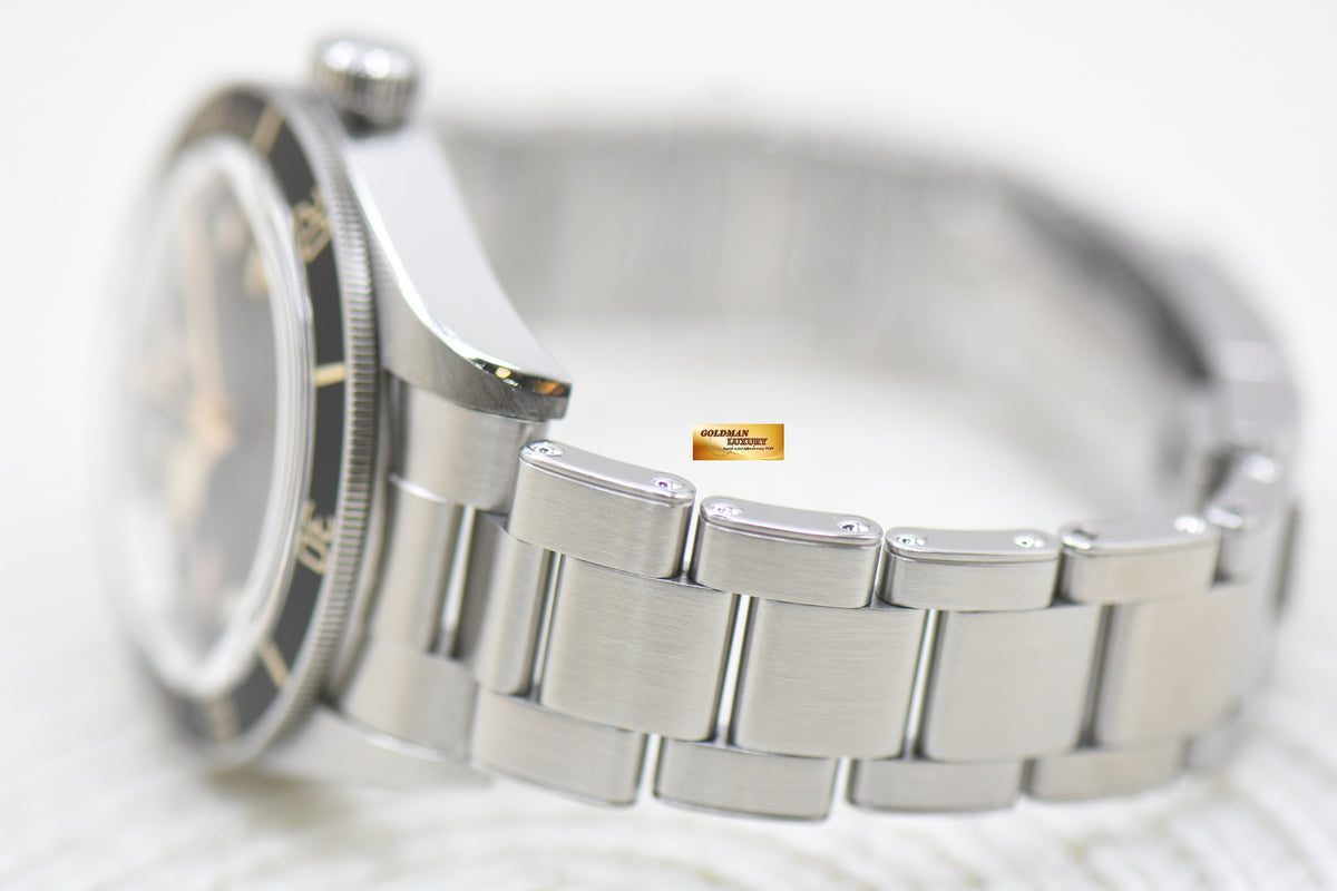 TUDOR BLACK BAY 58 BLACK DIAL STEEL IN BRACELET AUTOMATIC 79030N (MINT)