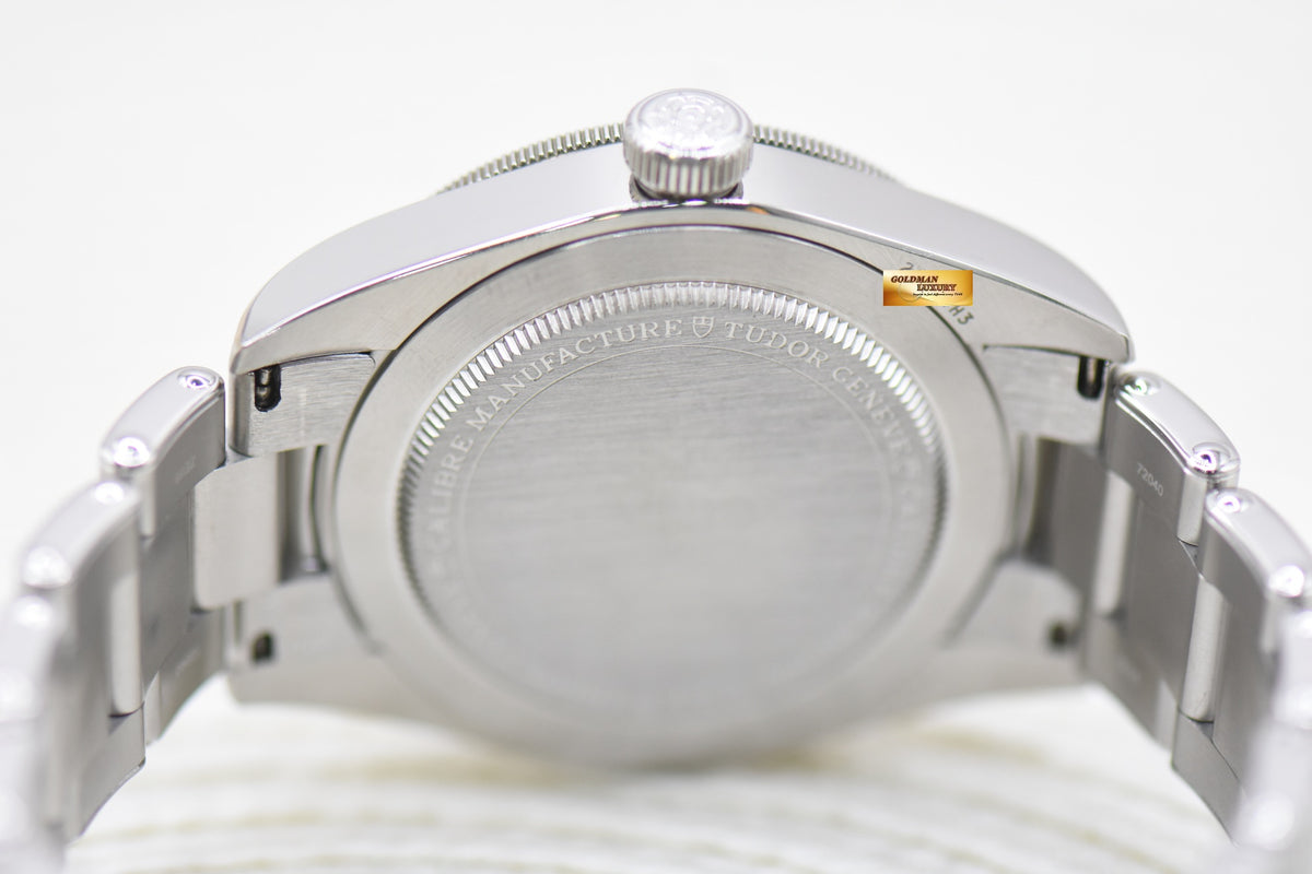 TUDOR BLACK BAY 58 BLACK DIAL STEEL IN BRACELET AUTOMATIC 79030N (MINT)