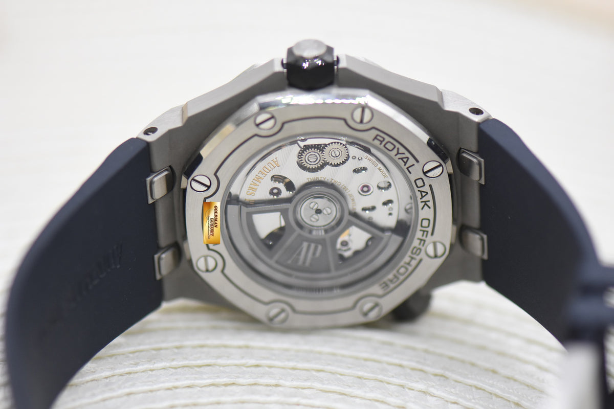 AUDEMARS PIGUET ROYAL OAK OFFSHORE DIVER 42mm BLUE AUTOMATIC 15720ST (MINT)