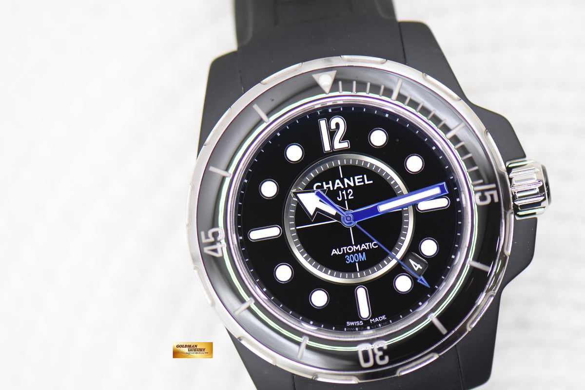 CHANEL J12 MARINE 42mm BLACK CERAMIC IN RUBBER AUTOMATIC H2558 (MINT)