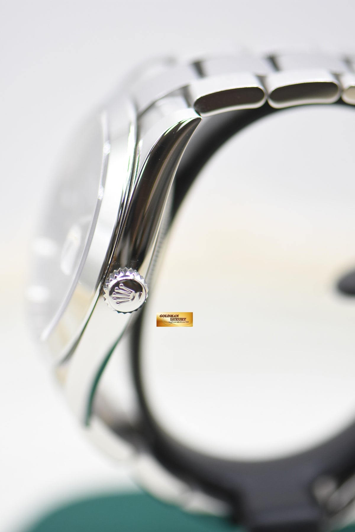 ROLEX OYSTER DATEJUST 41mm STEEL IN OYSTER BRACELET WIMBLEDON DIAL 126300 (MINT)