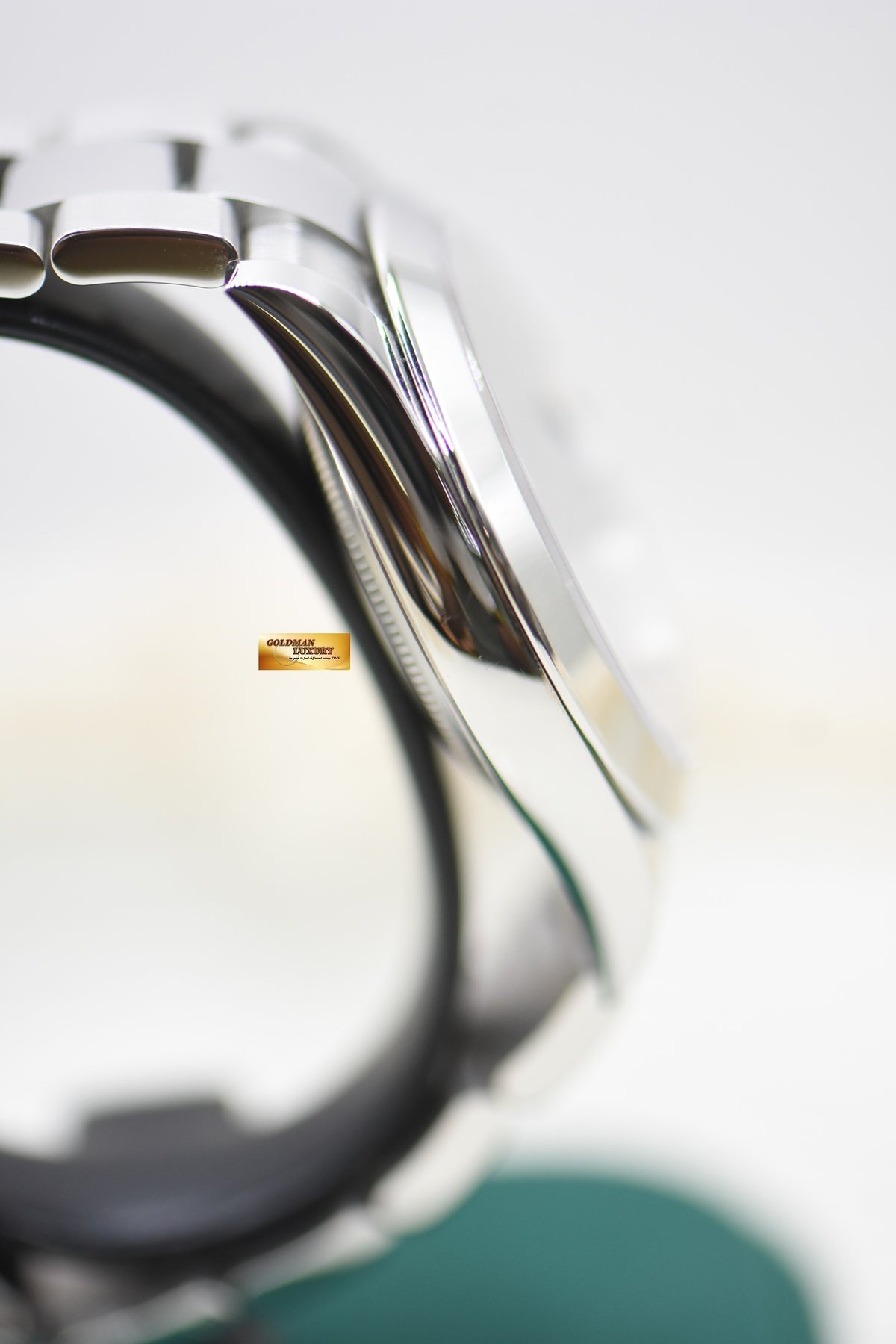 ROLEX OYSTER DATEJUST 41mm STEEL IN OYSTER BRACELET WIMBLEDON DIAL 126300 (MINT)