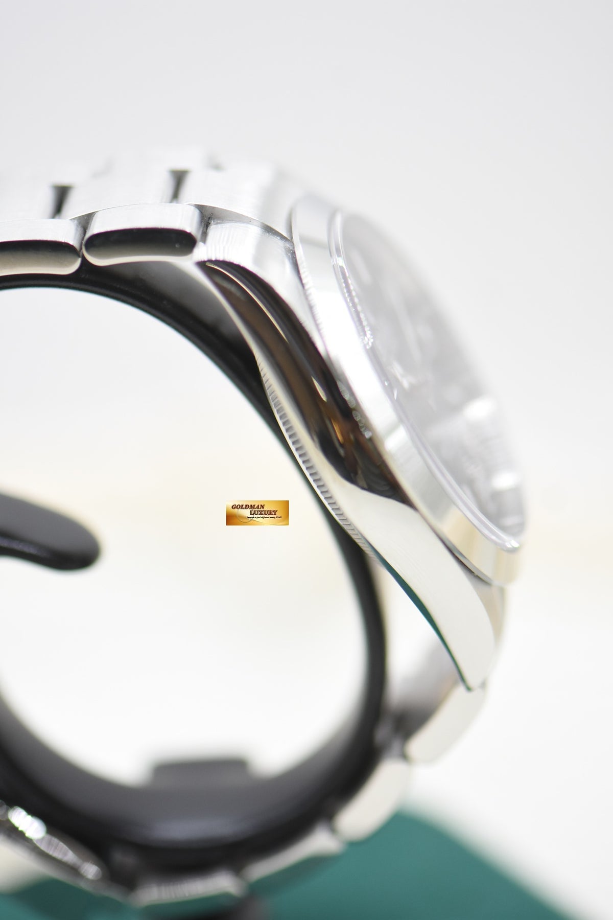 ROLEX OYSTER EXPLORER 40mm STEEL IN OYSTER BRACELET 224270 (MINT)