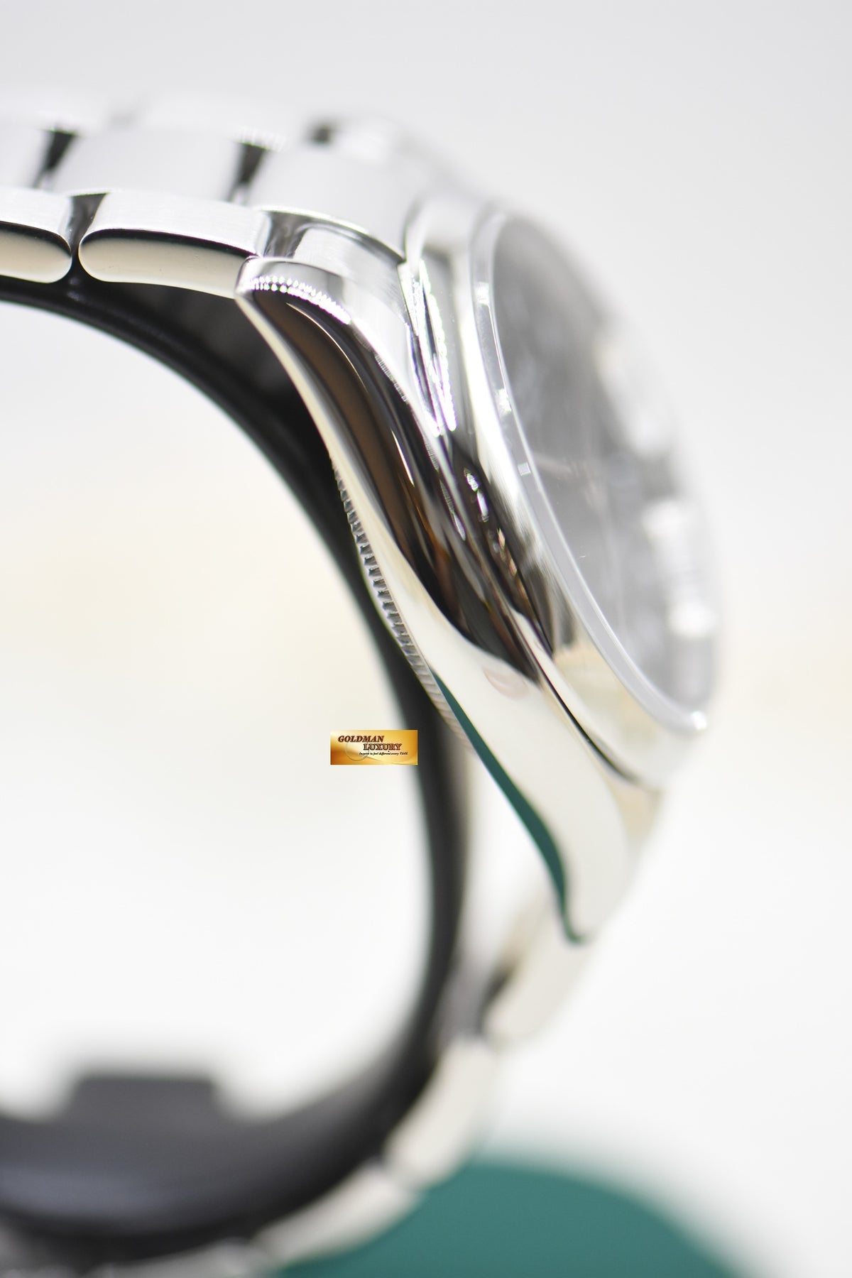 ROLEX OYSTER DATE 34mm STEEL OYSTER BRACELET BLACK ROMAN DIAL 115200 (MINT)