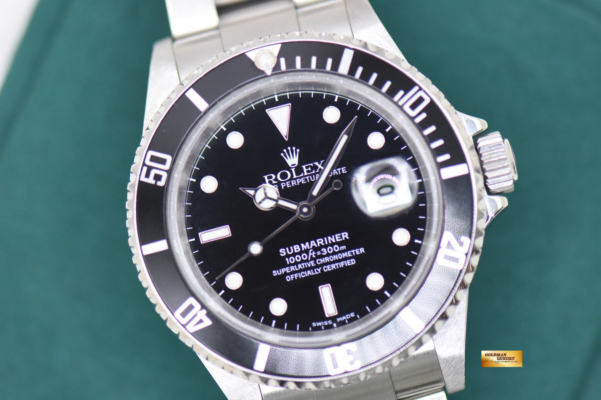 ROLEX OYSTER SUBMARINER 40mm STEEL IN BRACELET BLACK 16610 (MINT)